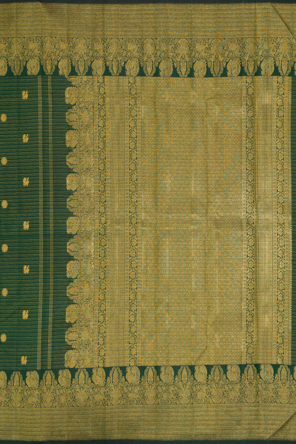 Close up image of the pallu of Green Dual Tone Kanchipuram Silk Saree with Zari Butta on the body and Zari Border. 