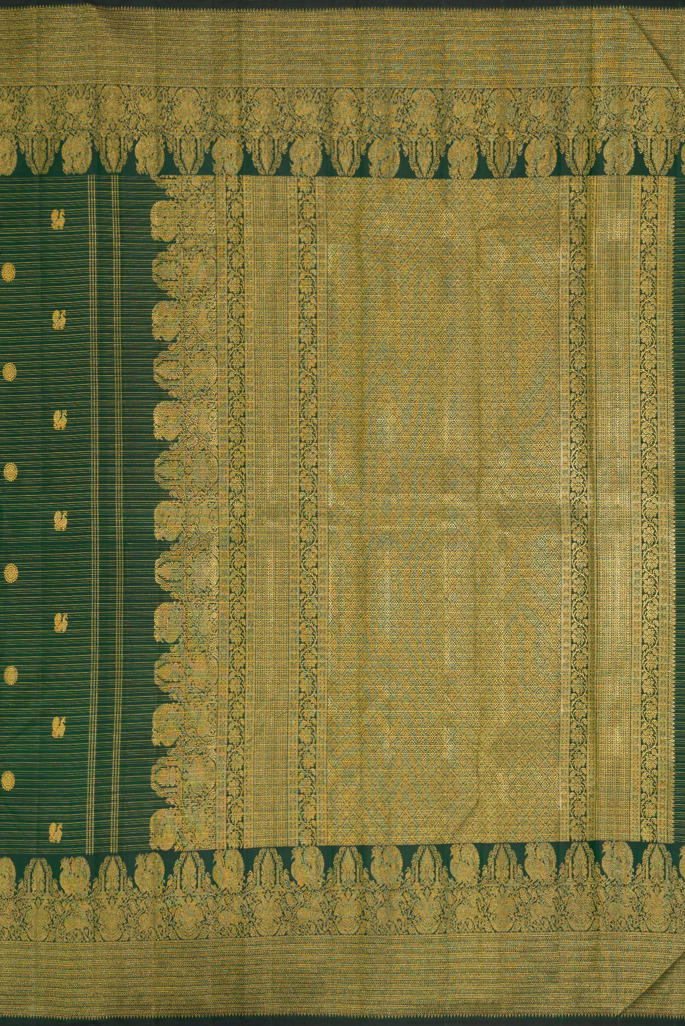 Close up image of the pallu of Green Dual Tone Kanchipuram Silk Saree with Zari Butta on the body and Zari Border. 