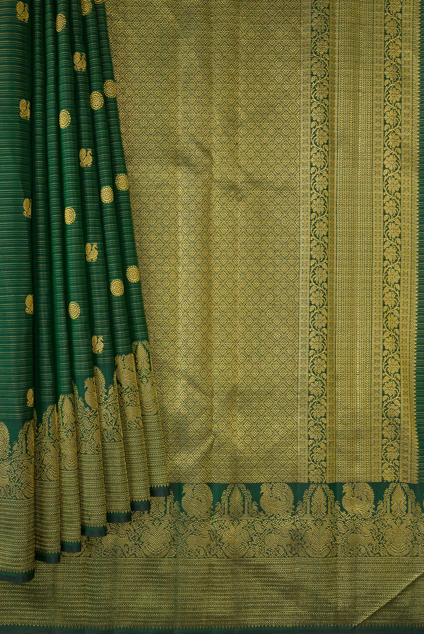 Pleats and pallu of Green Dual Tone Kanchipuram Silk Saree with Zari Butta on the body and Zari Border. 