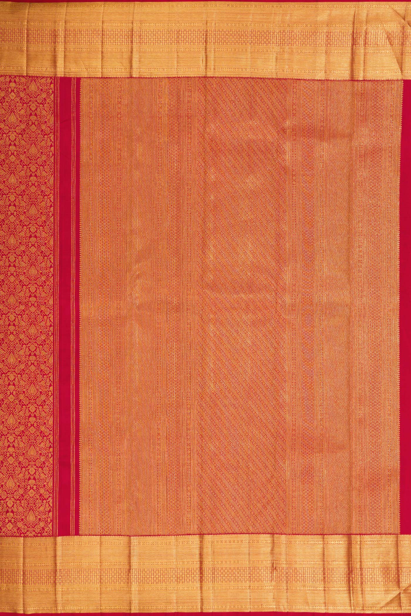 Close up image of the pallu of Dark Pink Dual Tone Kanchipuram Silk Saree with Zari Brocade on the body and Zari Border. 