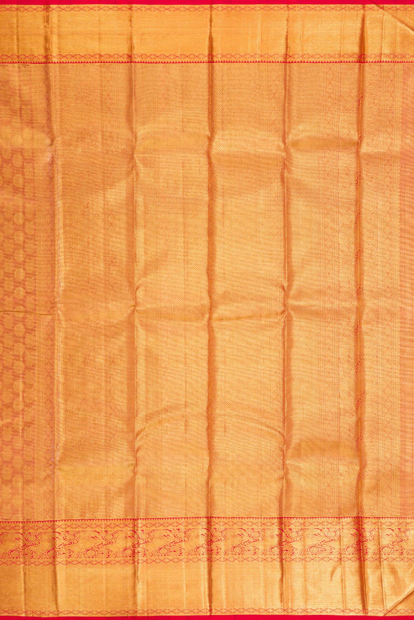 Close up image of the pallu of Dark Pink Dual Tone Kanchipuram Tissue Silk Saree with Zari Brocade on the body and Zari Border. 