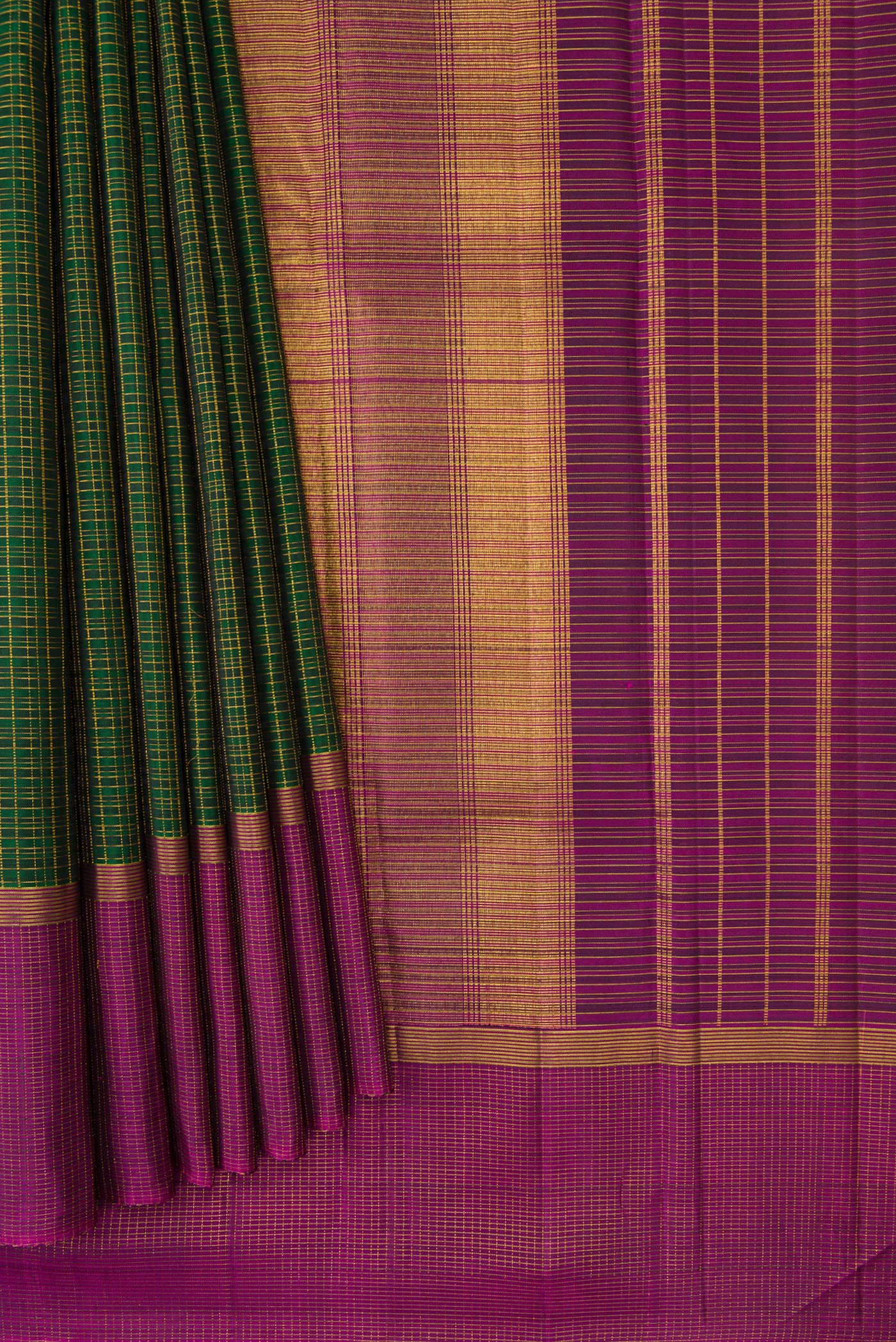 Pleats and pallu of Bottle Green Dual Tone Kanjivaram Silk Saree with Checked design on the body and Zari Border. 