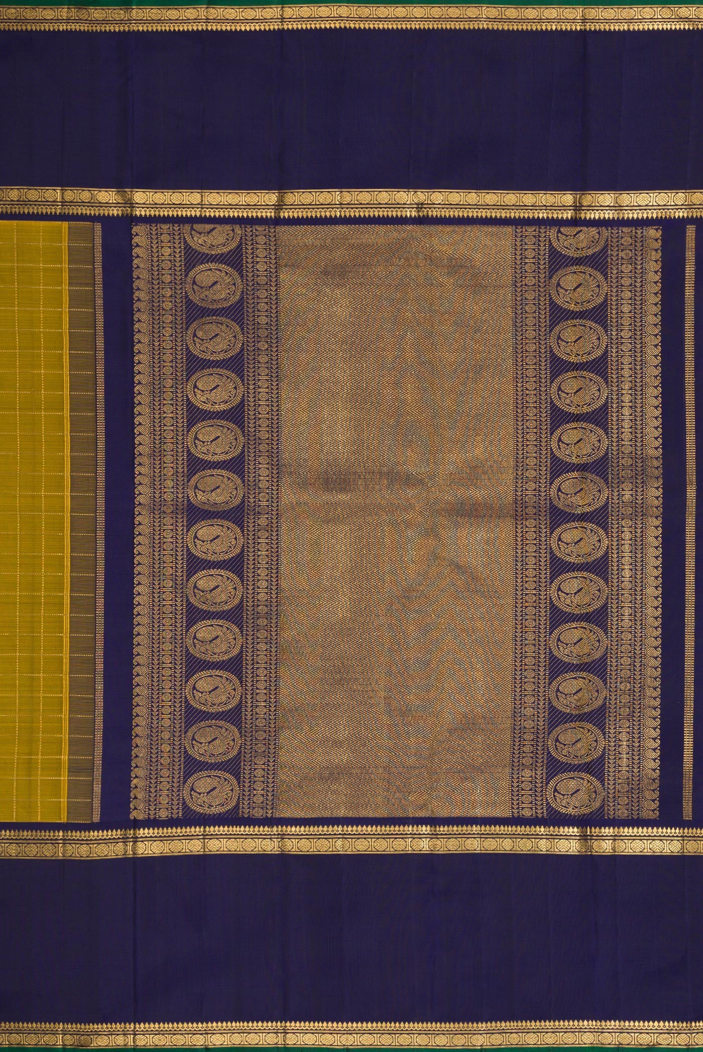 Close up image of the pallu of Mehandi Green Dual Tone Kanjivaram Silk Saree with Checked design on the body and Zari Border. 
