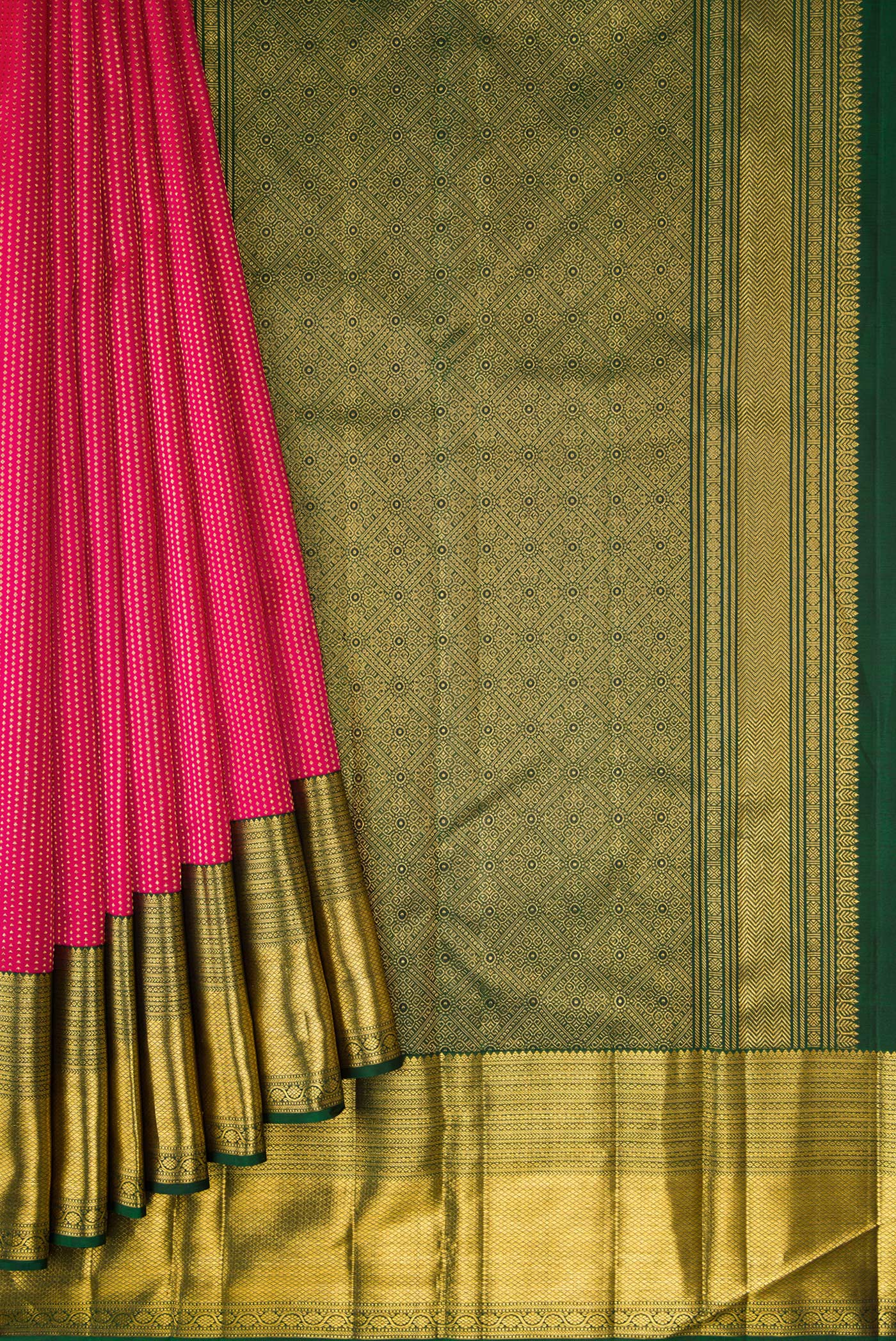 Pleats and pallu of Dark Pink Dual Tone Kanchipuram Silk Saree with Zari Brocade on the body and Zari Border. 
