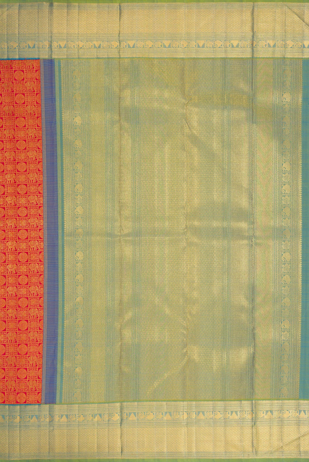Close up image of the pallu of Dark Pink Dual Tone Kanchipuram Silk Saree with Zari Brocade on the body and Zari Border. 