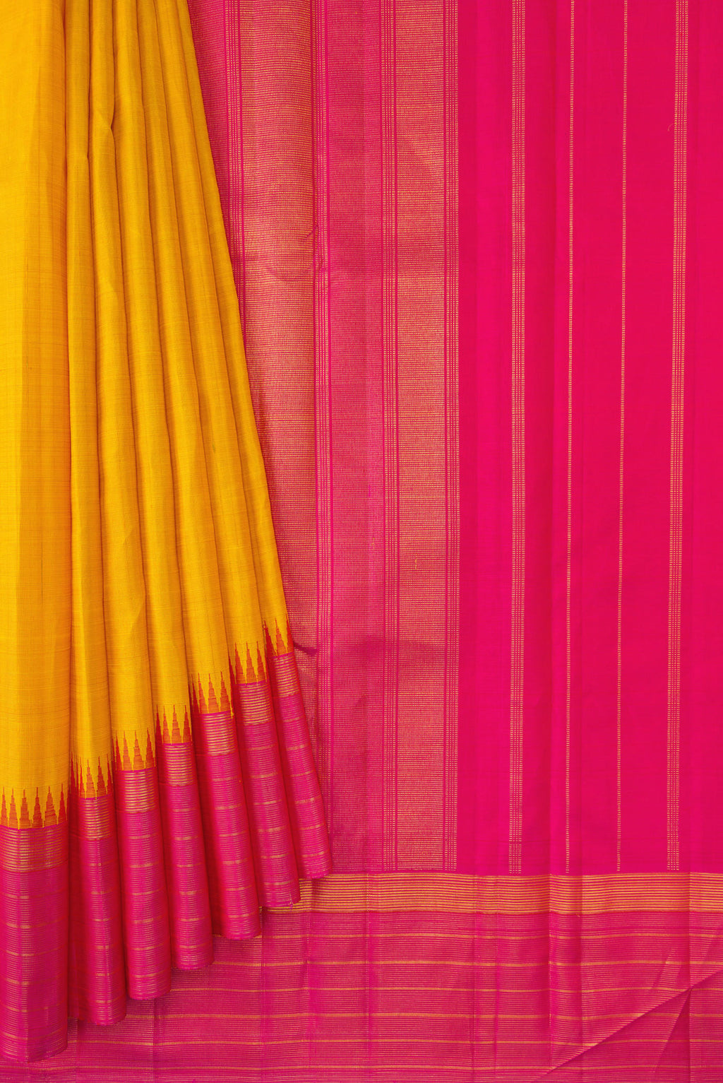 Pleats and pallu of Yellow Dual Tone Kanjivaram Silk Saree with Checked design on the body and Zari Border. 