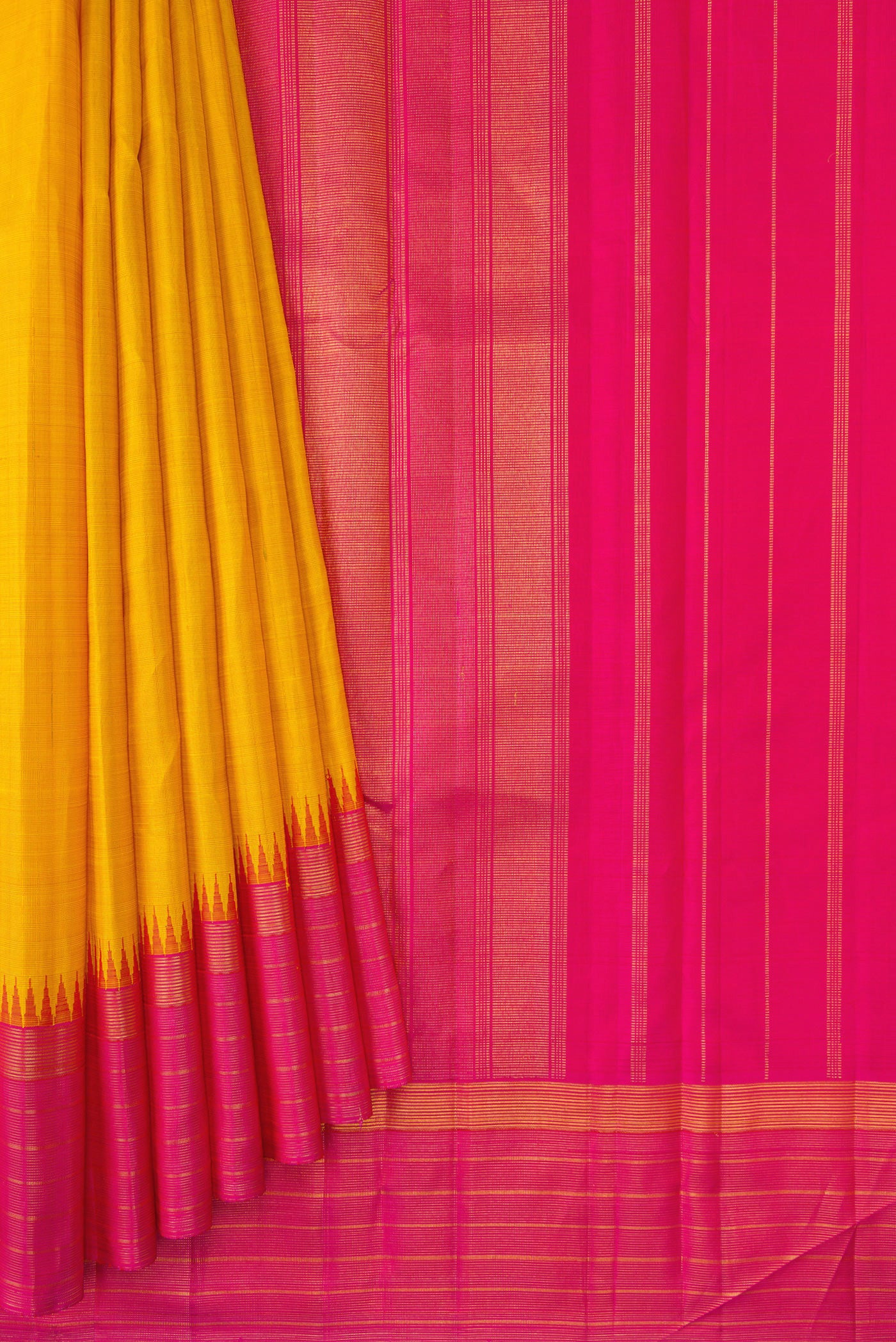 Pleats and pallu of Yellow Dual Tone Kanjivaram Silk Saree with Checked design on the body and Zari Border. 