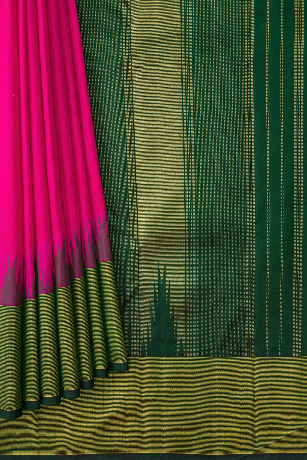 Pleats and pallu of Pink Dual Tone Kanjivaram Silk Saree with Plain Body and Temple Border. 