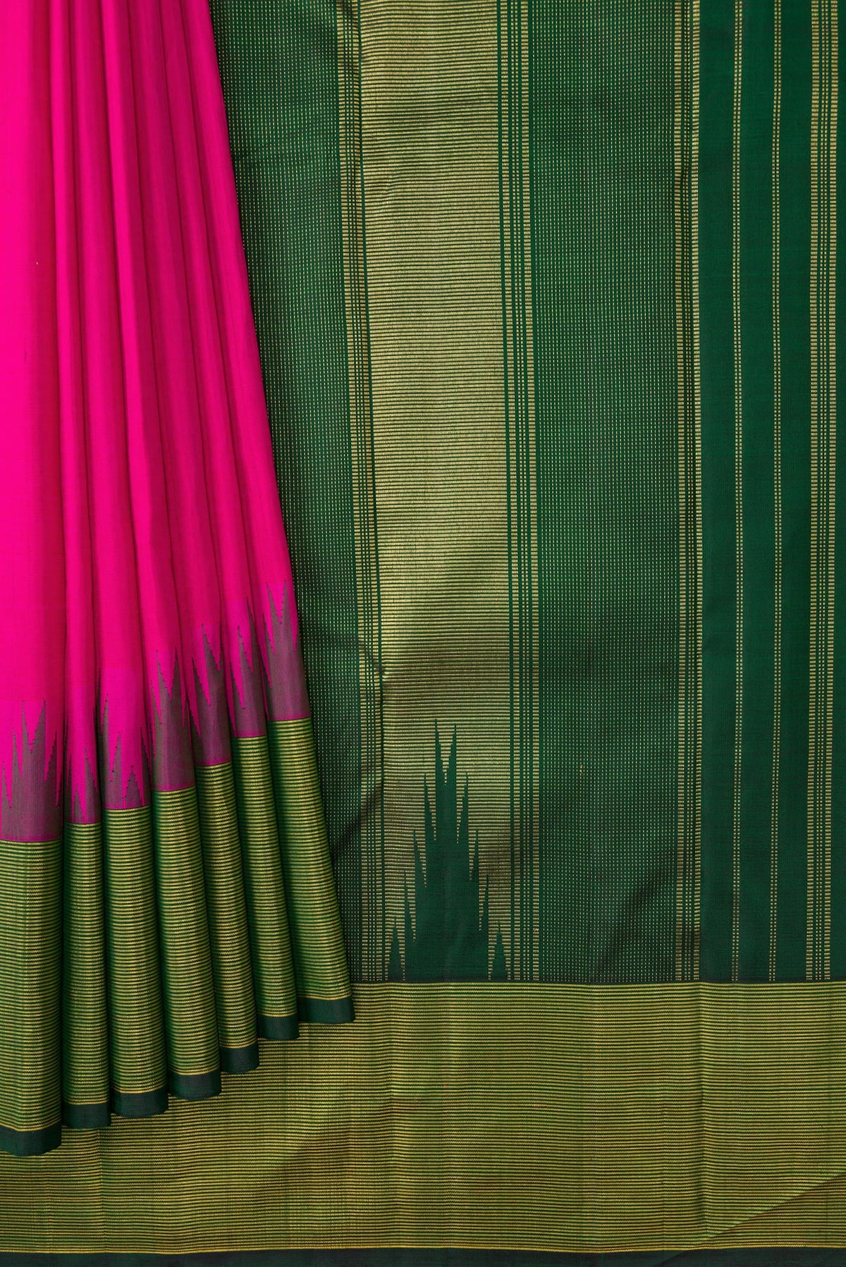 Pleats and pallu of Pink Dual Tone Kanjivaram Silk Saree with Plain Body and Temple Border. 