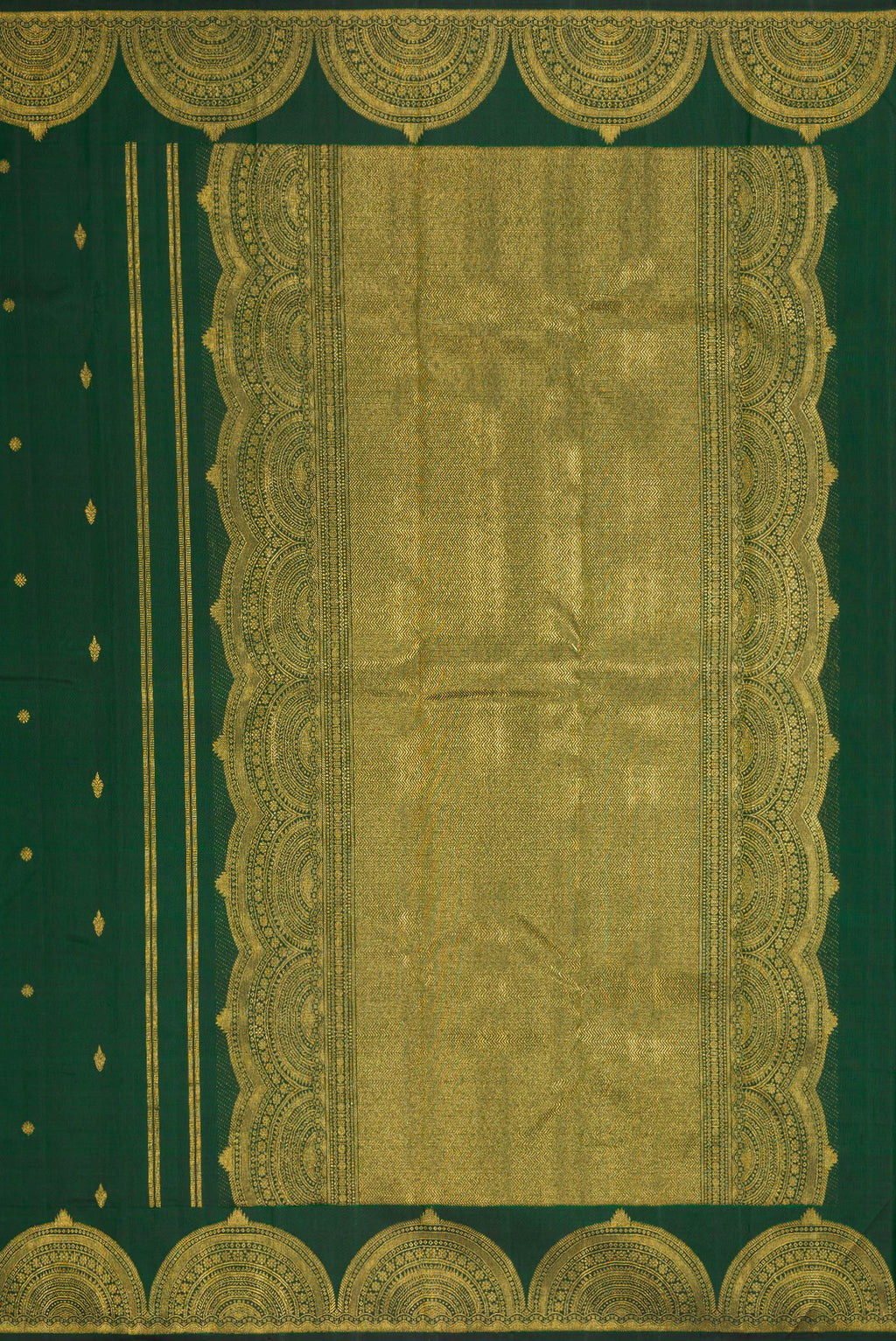 Close up image of the pallu of Green Dual Tone Kanjivaram Silk Saree with Zari Butta on the body and Fancy Border. 