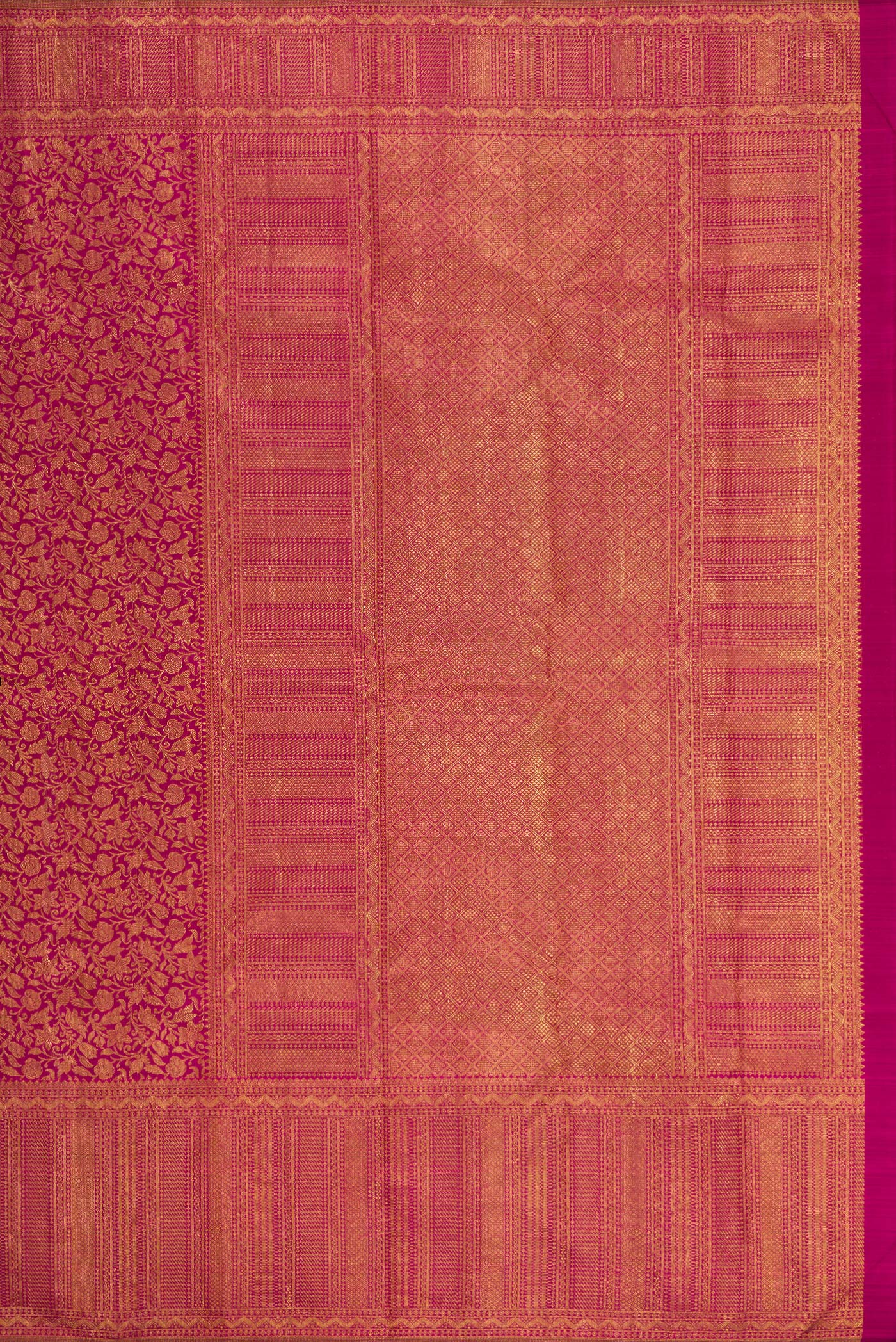 Close up image of the pallu of Purple Dual Tone Kanchipuram Silk Saree with Zari Brocade on the body and Zari Border. 
