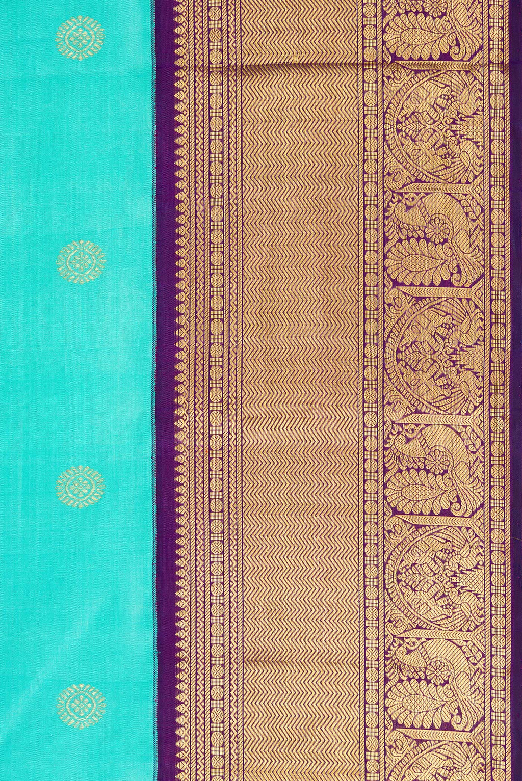 Border image of Sky Blue Dual Tone Kanchipuram Silk Saree with Zari Butta on the body and Zari Border. 