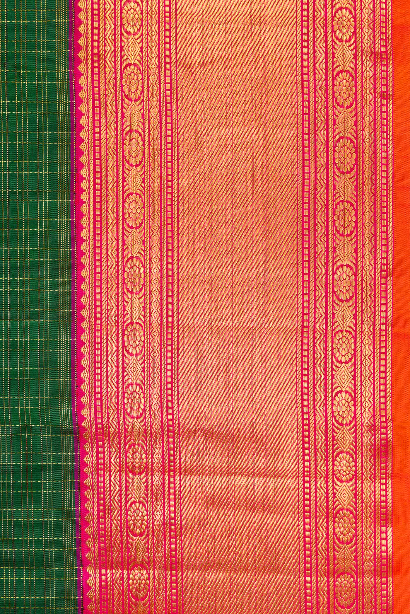 Border image of Bottle Green Dual Tone Kanchipuram Silk Saree with Checked design on the body and Zari Border. 