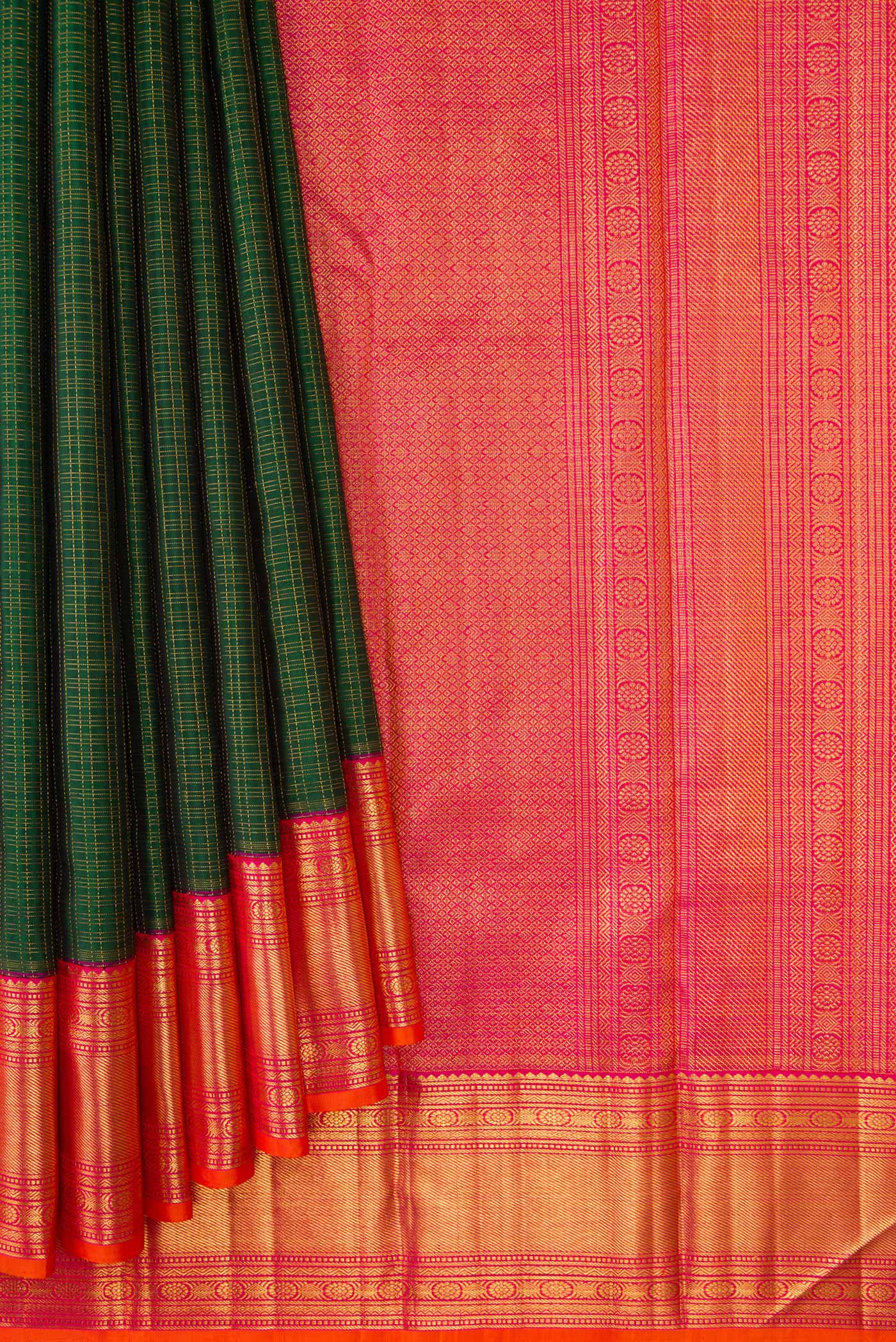 Pleats and pallu of Bottle Green Dual Tone Kanchipuram Silk Saree with Checked design on the body and Zari Border. 