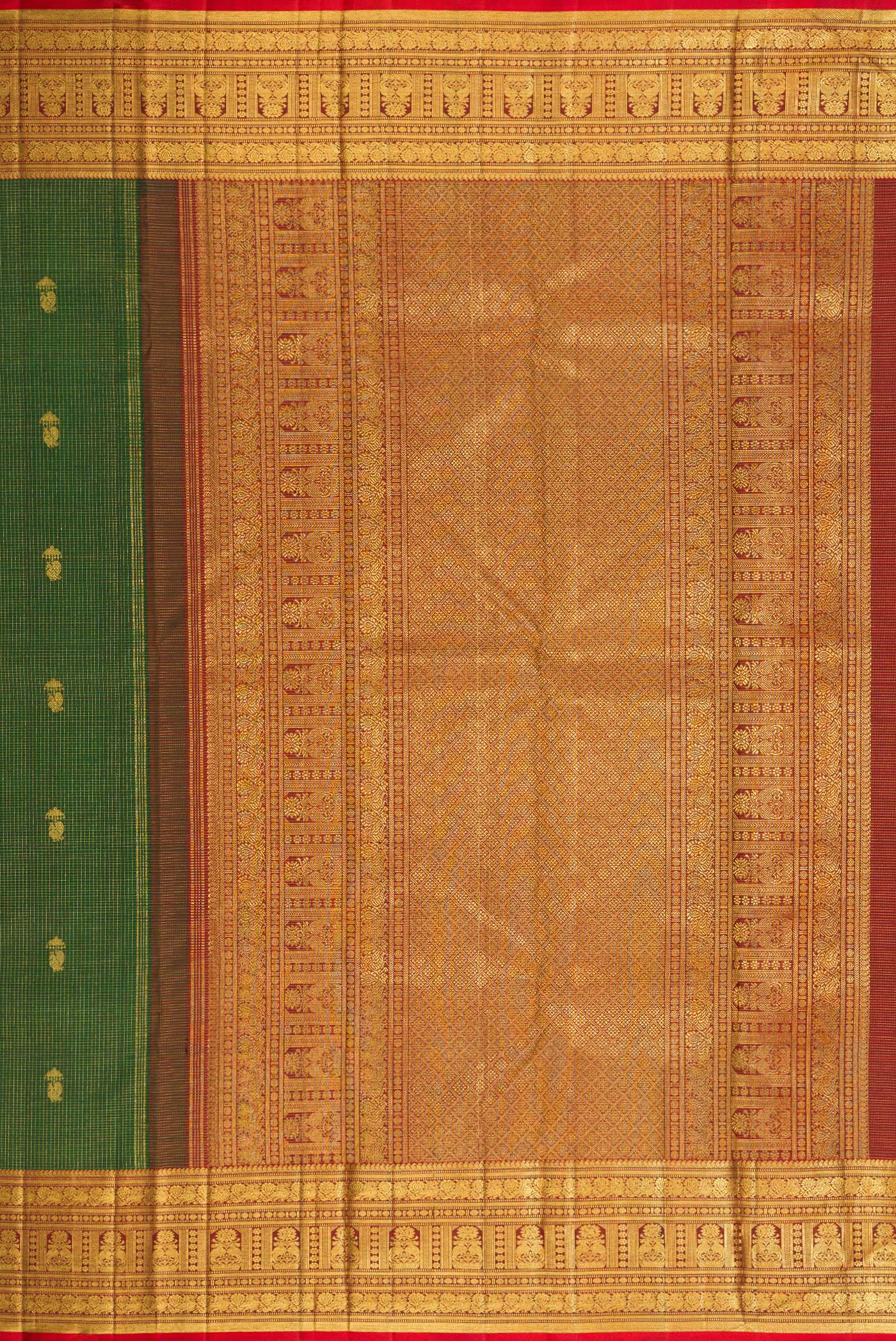 Close up image of the pallu of Bottle Green Dual Tone Kanchipuram Silk Saree with Checked design on the body and Zari Border. 