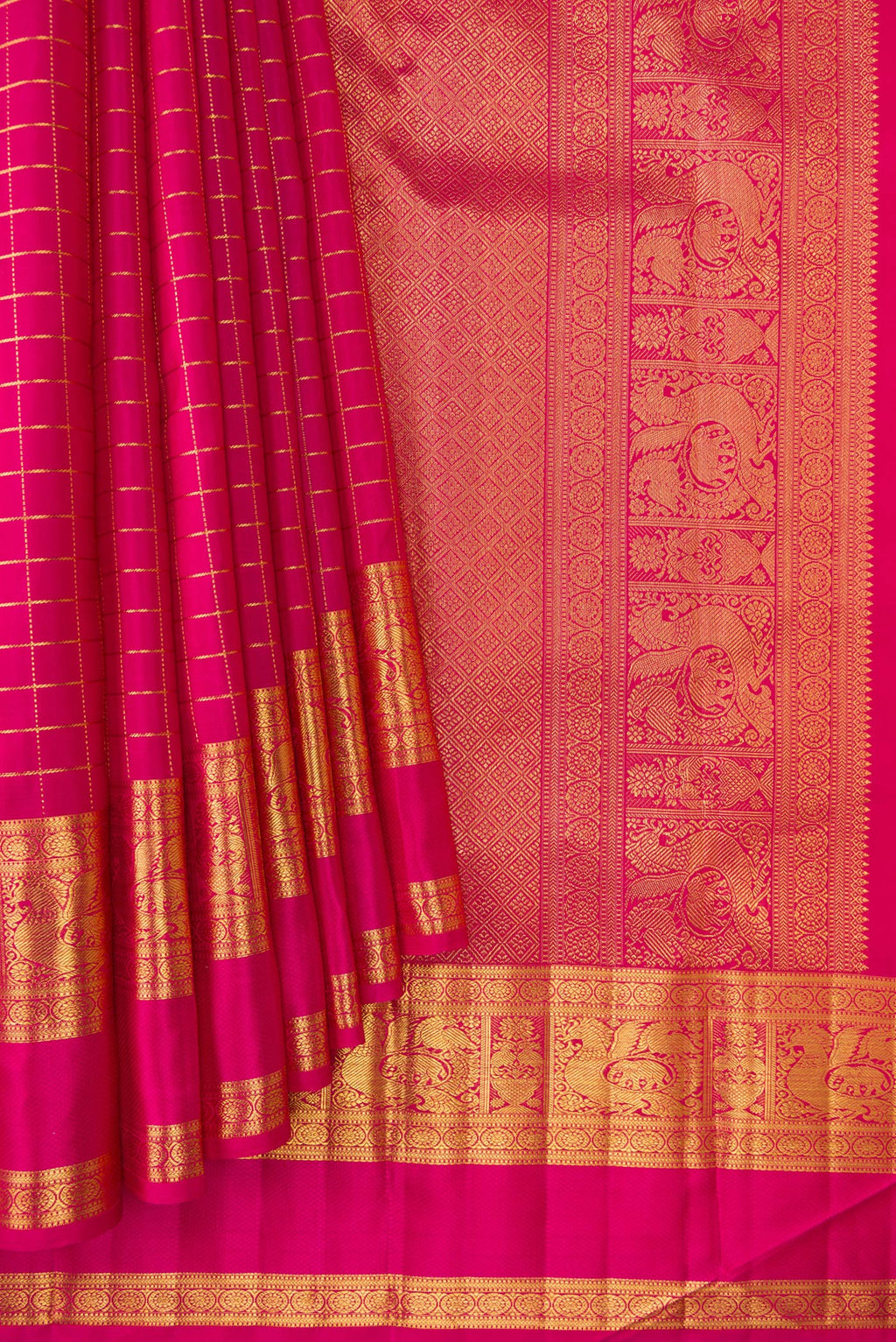 Pleats and pallu of Pink Dual Tone Kanchipuram Silk Saree with Zari Butta on the body and Zari Border. 