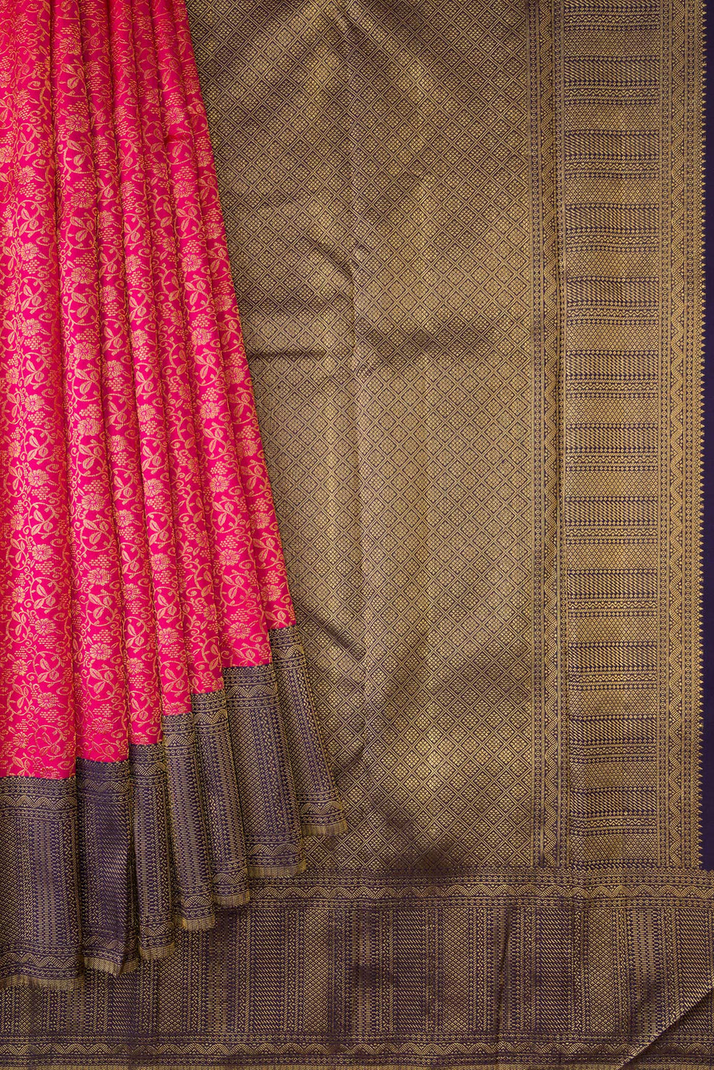 Pleats and pallu of Dark Pink Dual Tone Kanchipuram Silk Saree with Zari Brocade on the body and Zari Border. 