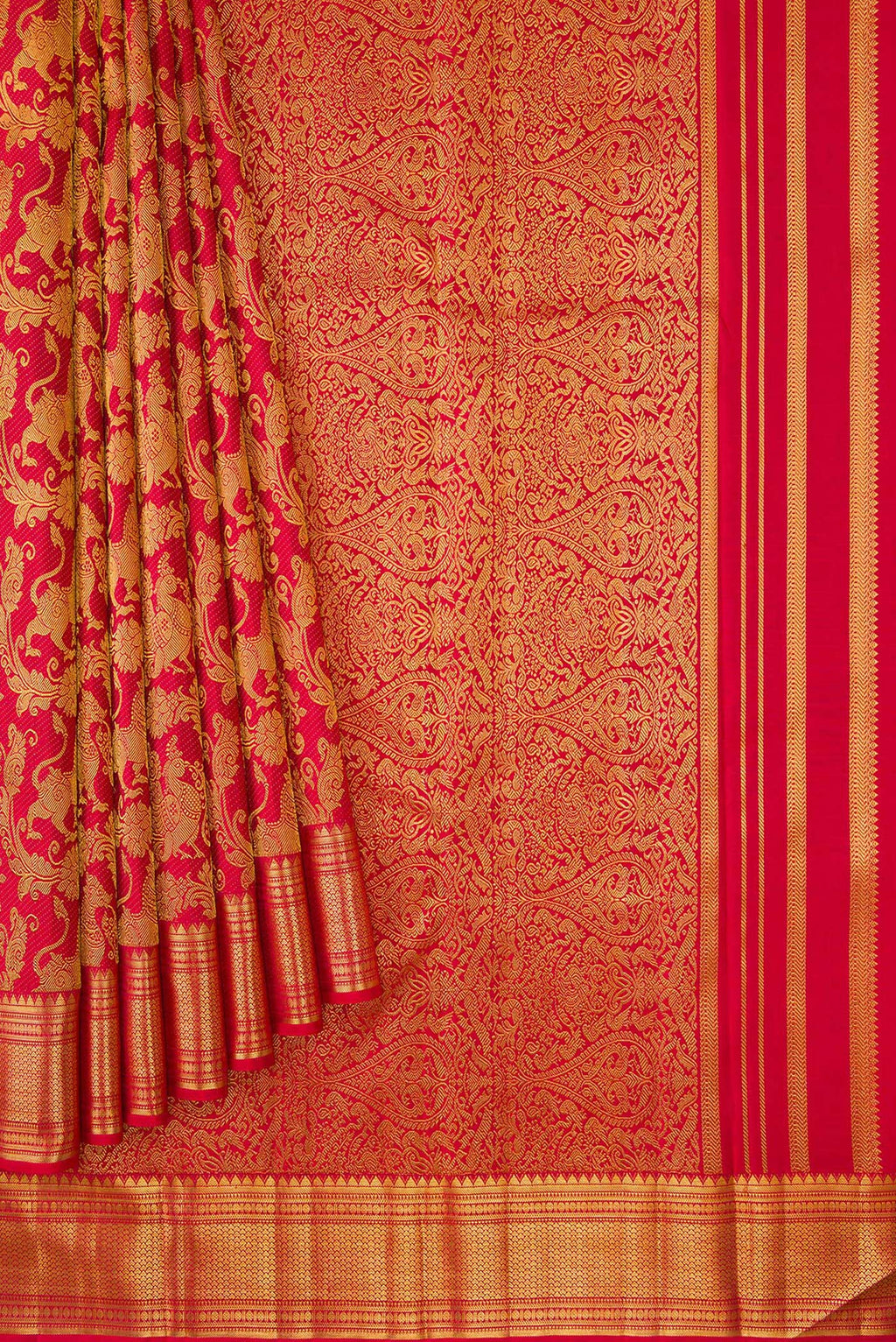 Pleats and pallu of Maroon Dual Tone Kanchipuram Silk Saree with Zari Brocade on the body and Zari Border. 