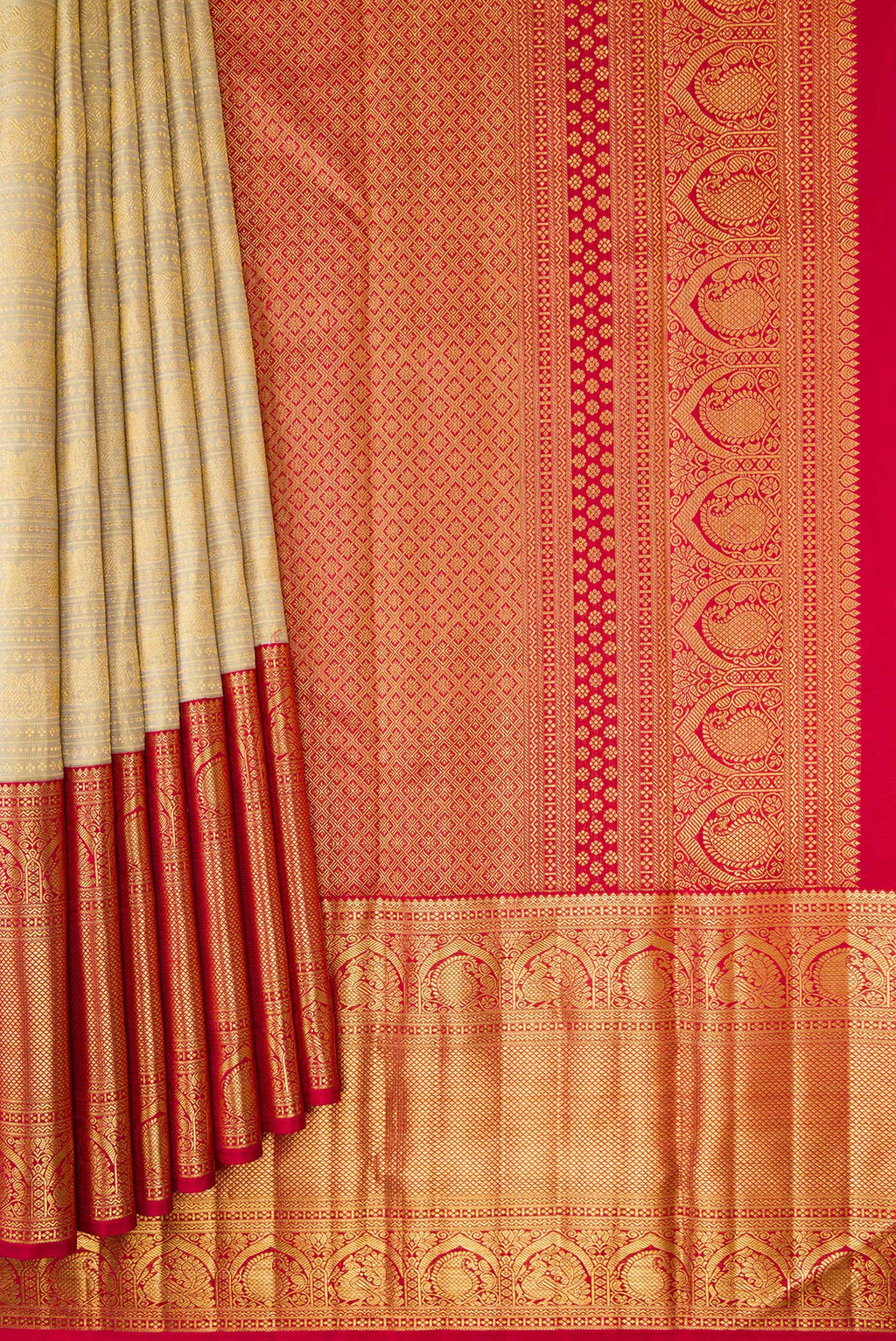Pleats and pallu of Beige Dual Tone Kanchipuram Silk Saree with Zari Brocade on the body and Zari Border. 