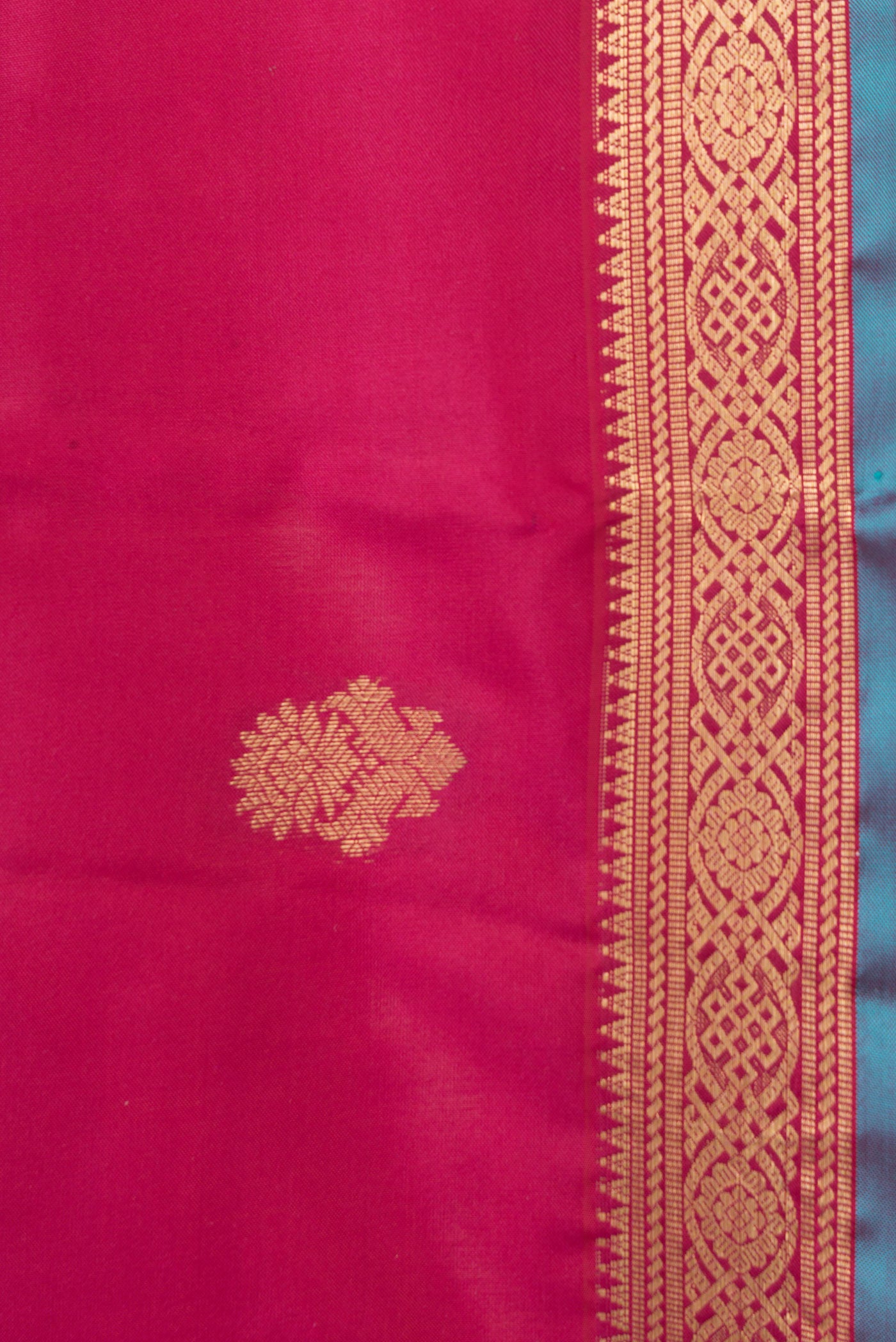 Border image of Pink Dual Tone Kanchipuram Silk Saree with Zari Butta on the body and Zari Border. 