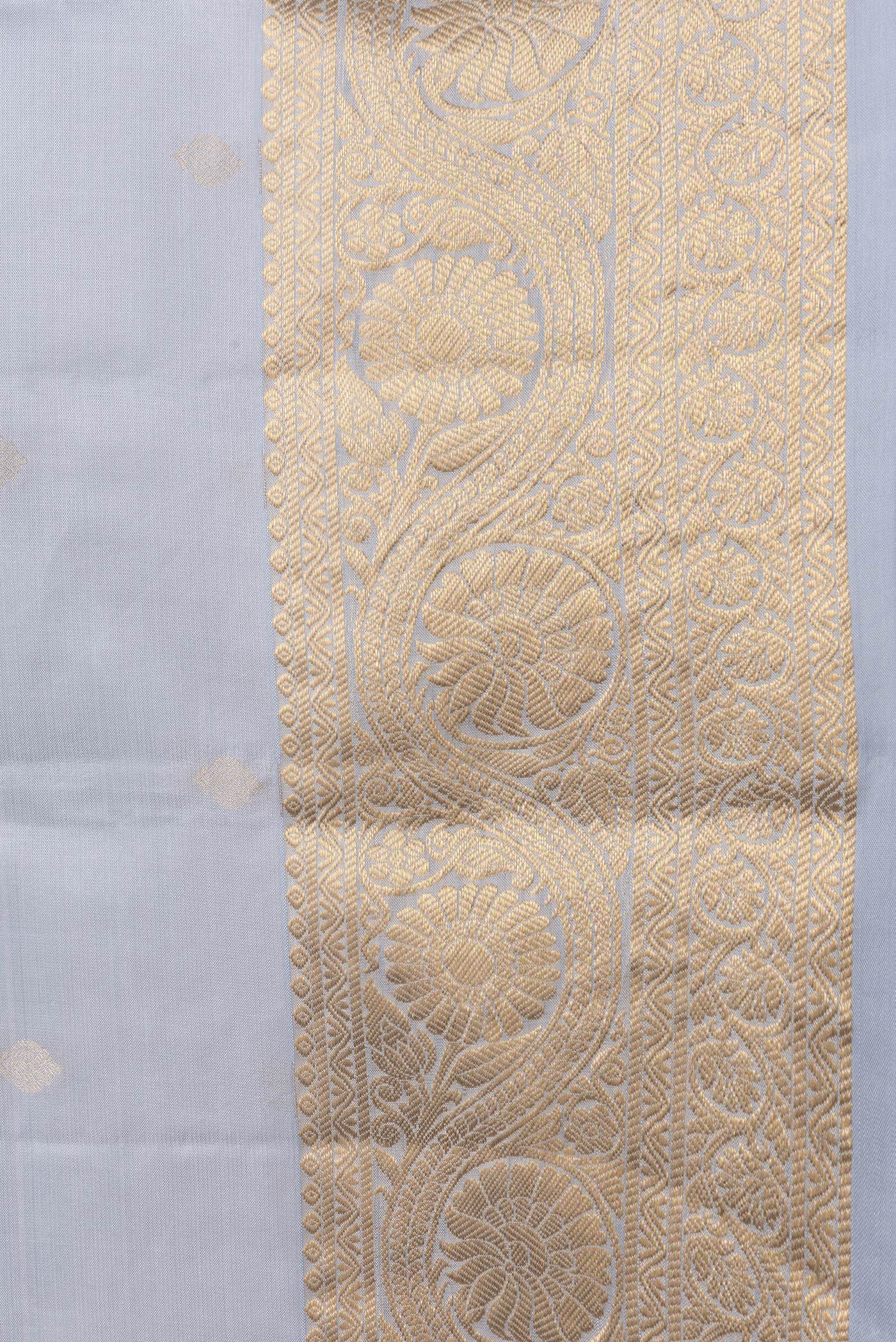 Border image of Grey Dual Tone Kanchipuram Silk Saree with Zari Butta on the body and Zari Border. 