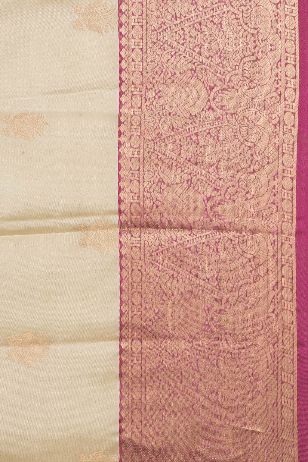 Border image of Beige Dual Tone Kanchipuram Silk Saree with Zari Butta on the body and Zari Border. 