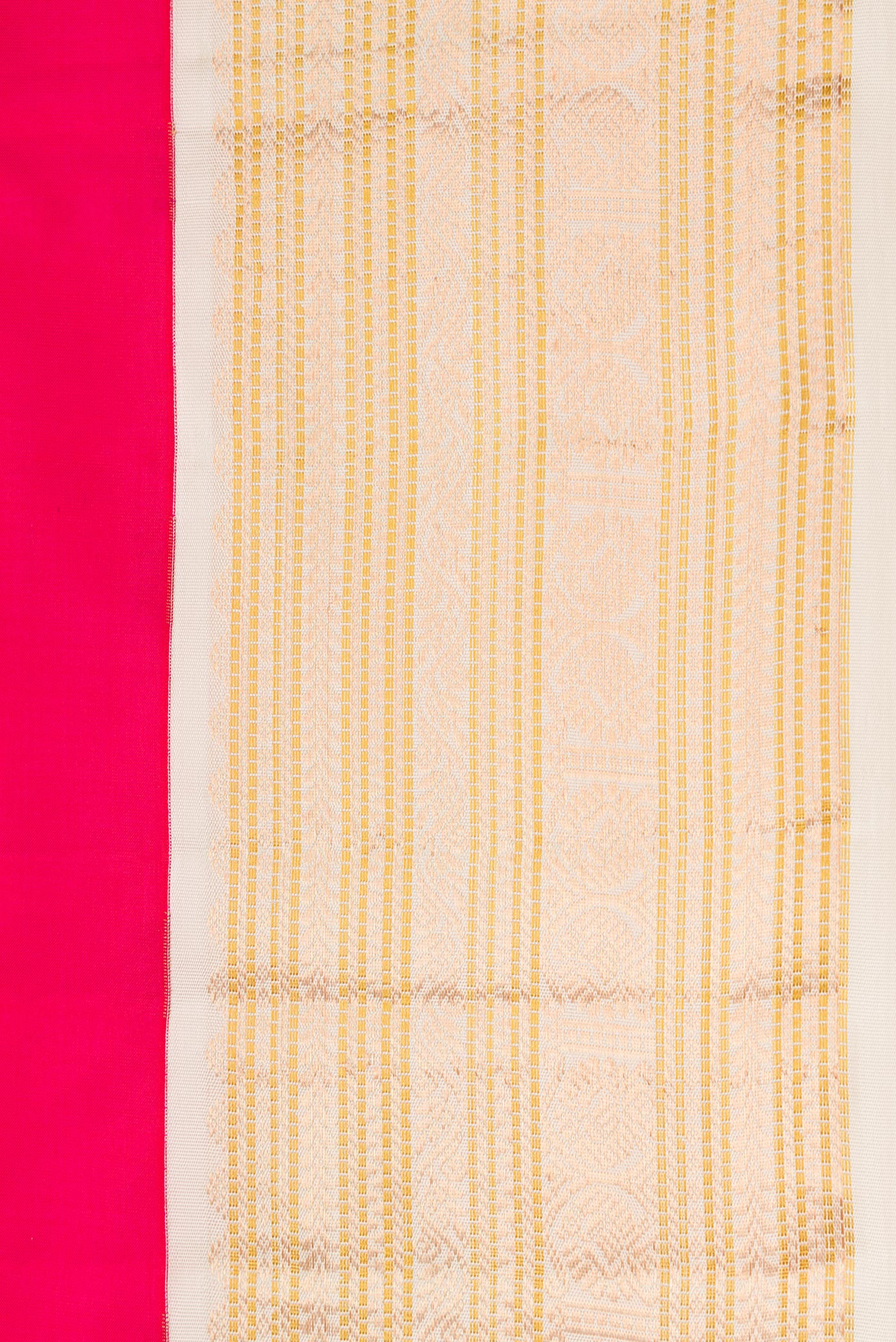 Border image of Pink Dual Tone Kanchipuram Silk Saree with Zari Butta on the body and Zari Border. 