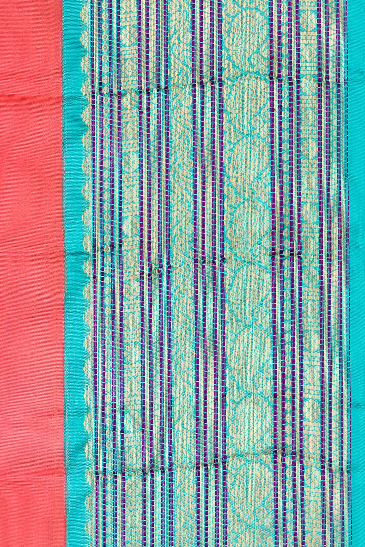 Border image of Pink Dual Tone Kanchipuram Silk Saree with Zari Butta on the body and Zari Border. 