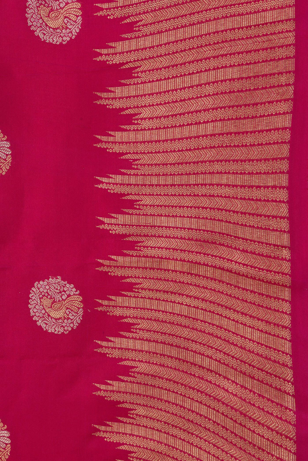 Border image of Dark Pink Dual Tone Kanjivaram Silk Saree with Zari Butta on the body and Fancy Border. 