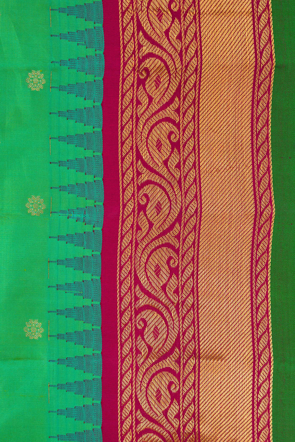 Border image of Green Dual Tone Gadwal Silk Saree with Zari Butta on the body and Zari Border. 