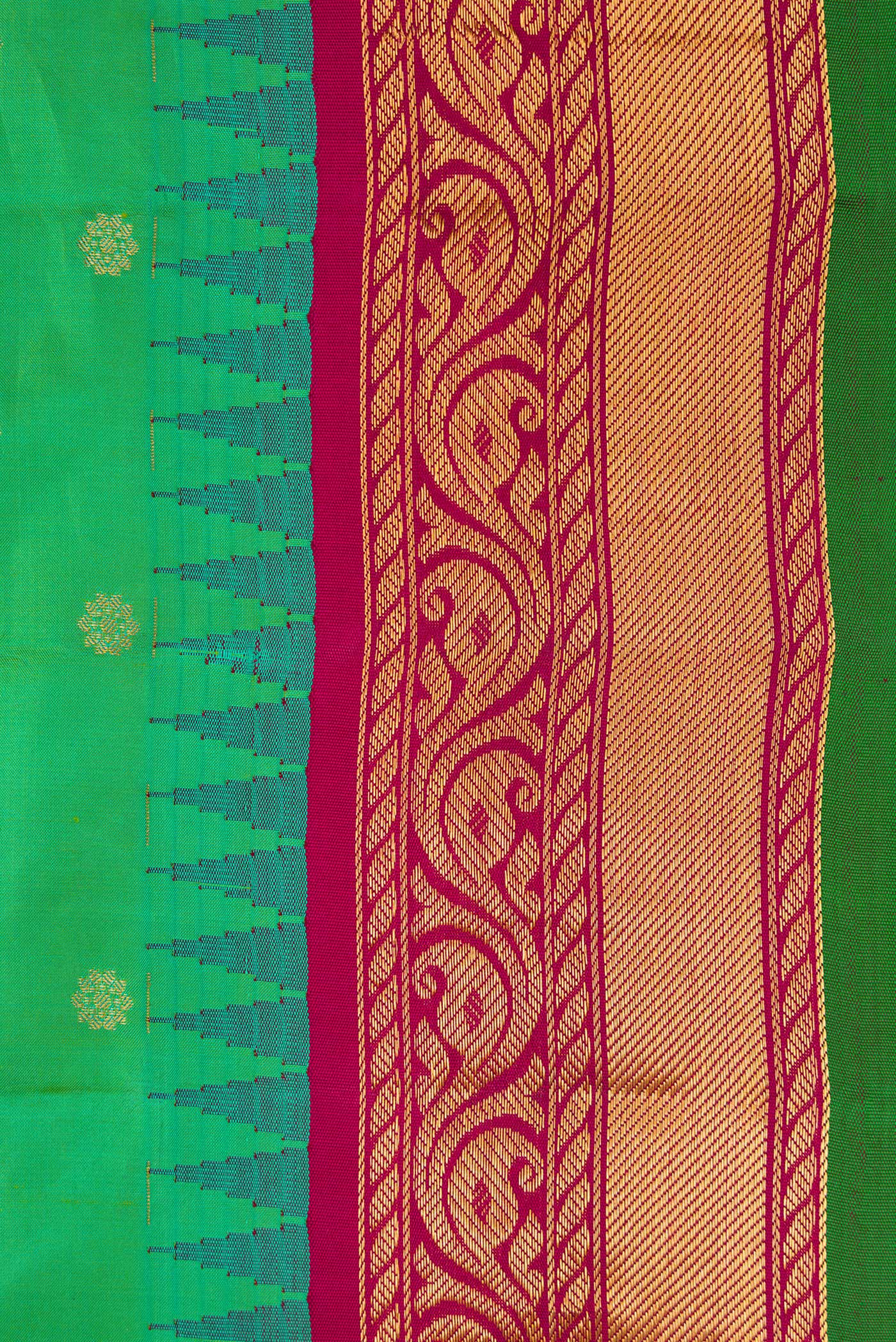 Border image of Green Dual Tone Gadwal Silk Saree with Zari Butta on the body and Zari Border. 