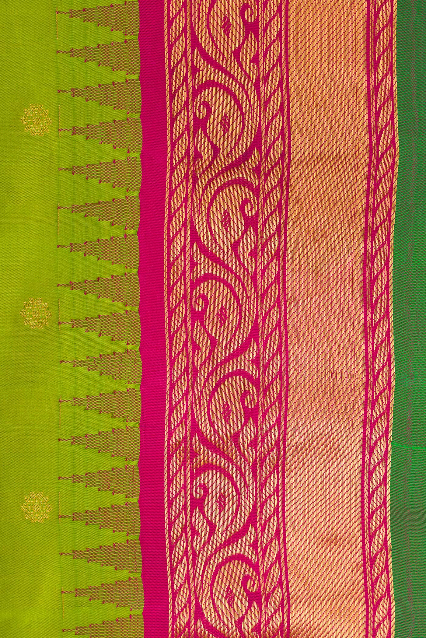 Border image of Parrot Green Dual Tone Gadwal Silk Saree with Zari Butta on the body and Zari Border. 
