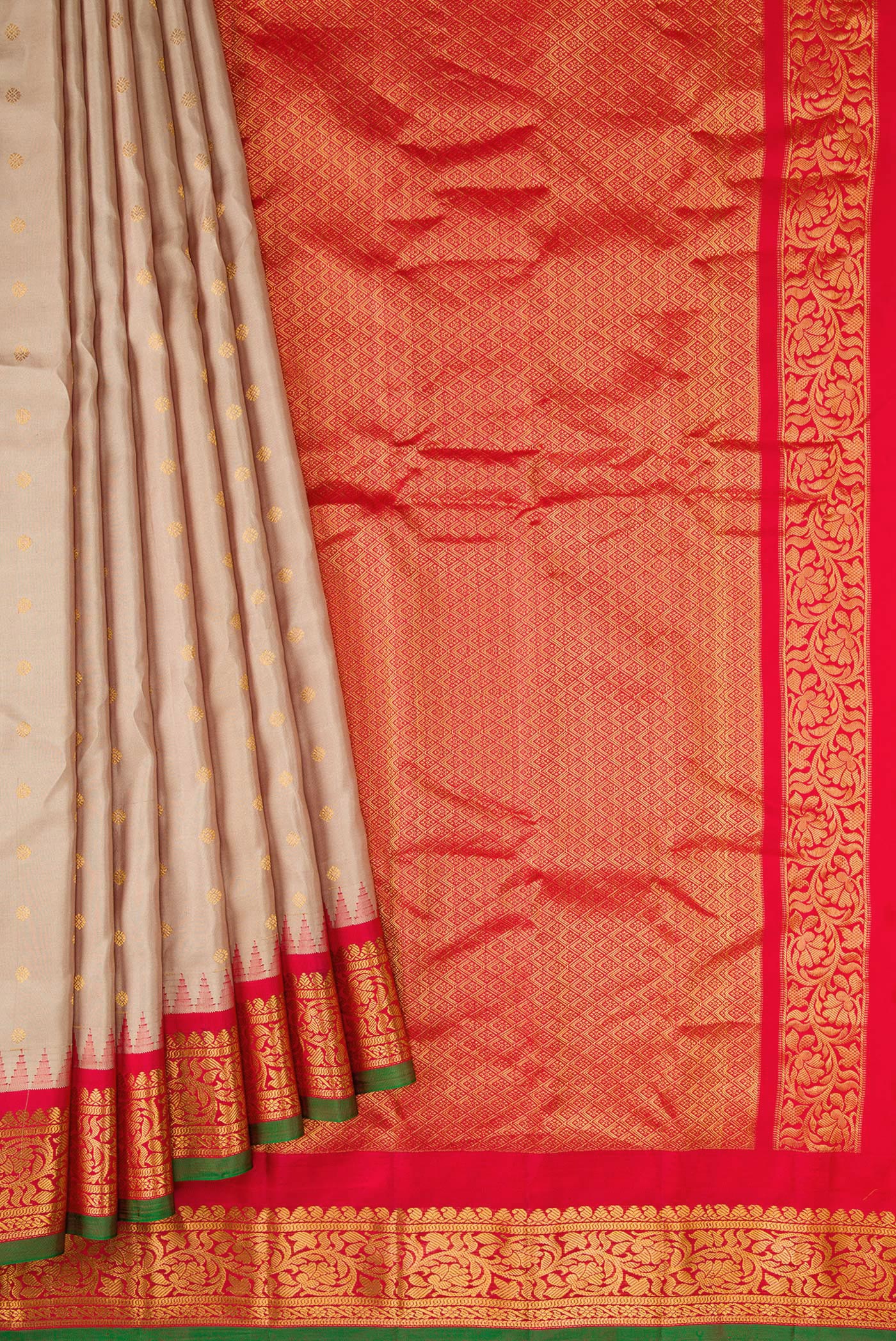 Pleats and pallu of Beige Dual Tone Gadwal Silk Saree with Zari Butta on the body and Zari Border. 