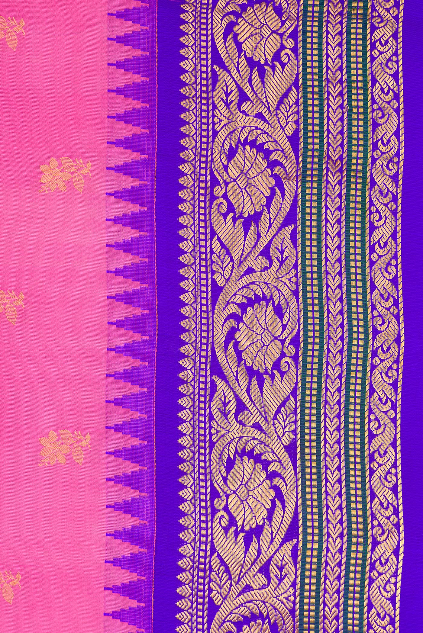 Border image of Pink Dual Tone Gadwal Silk Saree with Zari Butta on the body and Zari Border. 