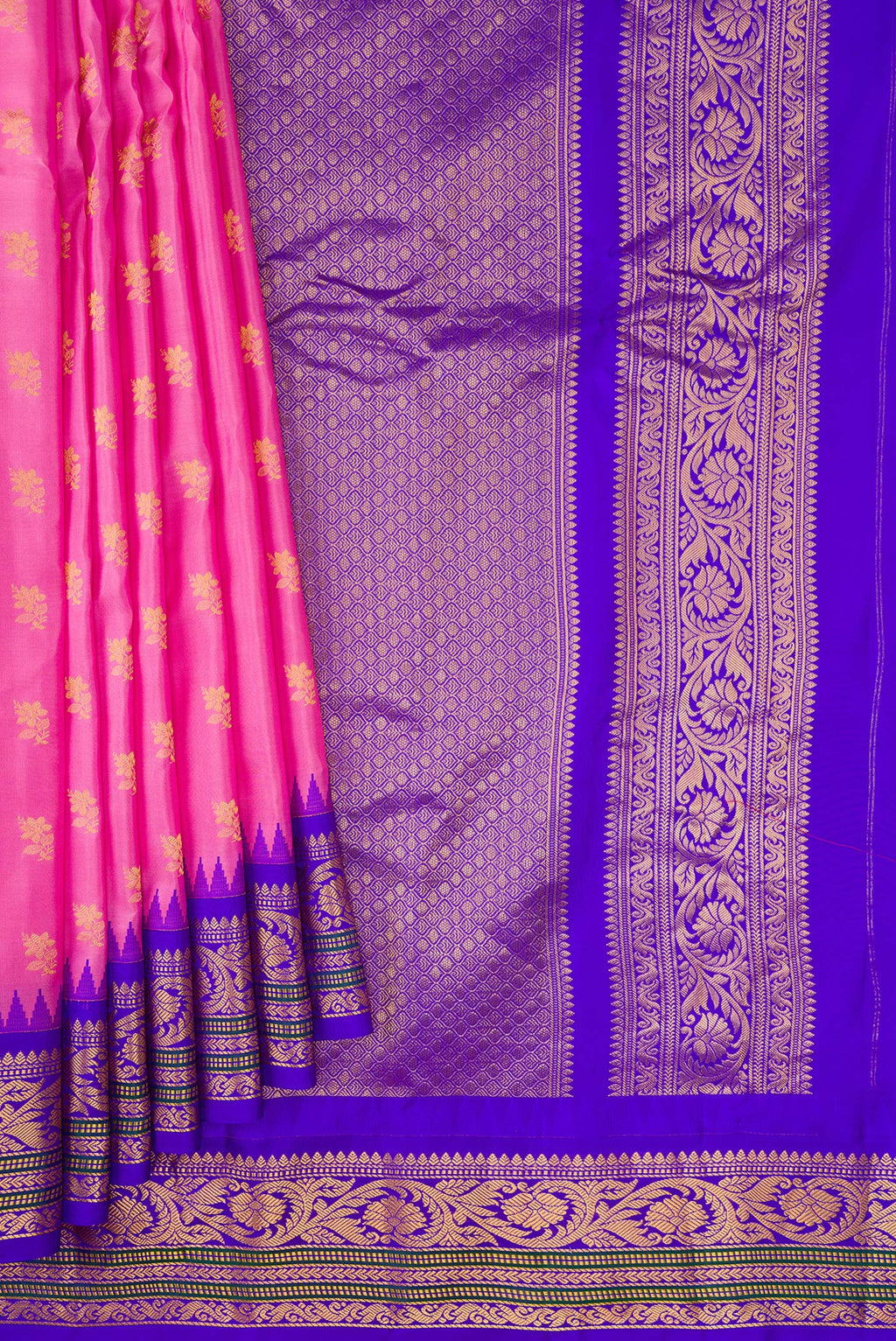 Pleats and pallu of Pink Dual Tone Gadwal Silk Saree with Zari Butta on the body and Zari Border. 