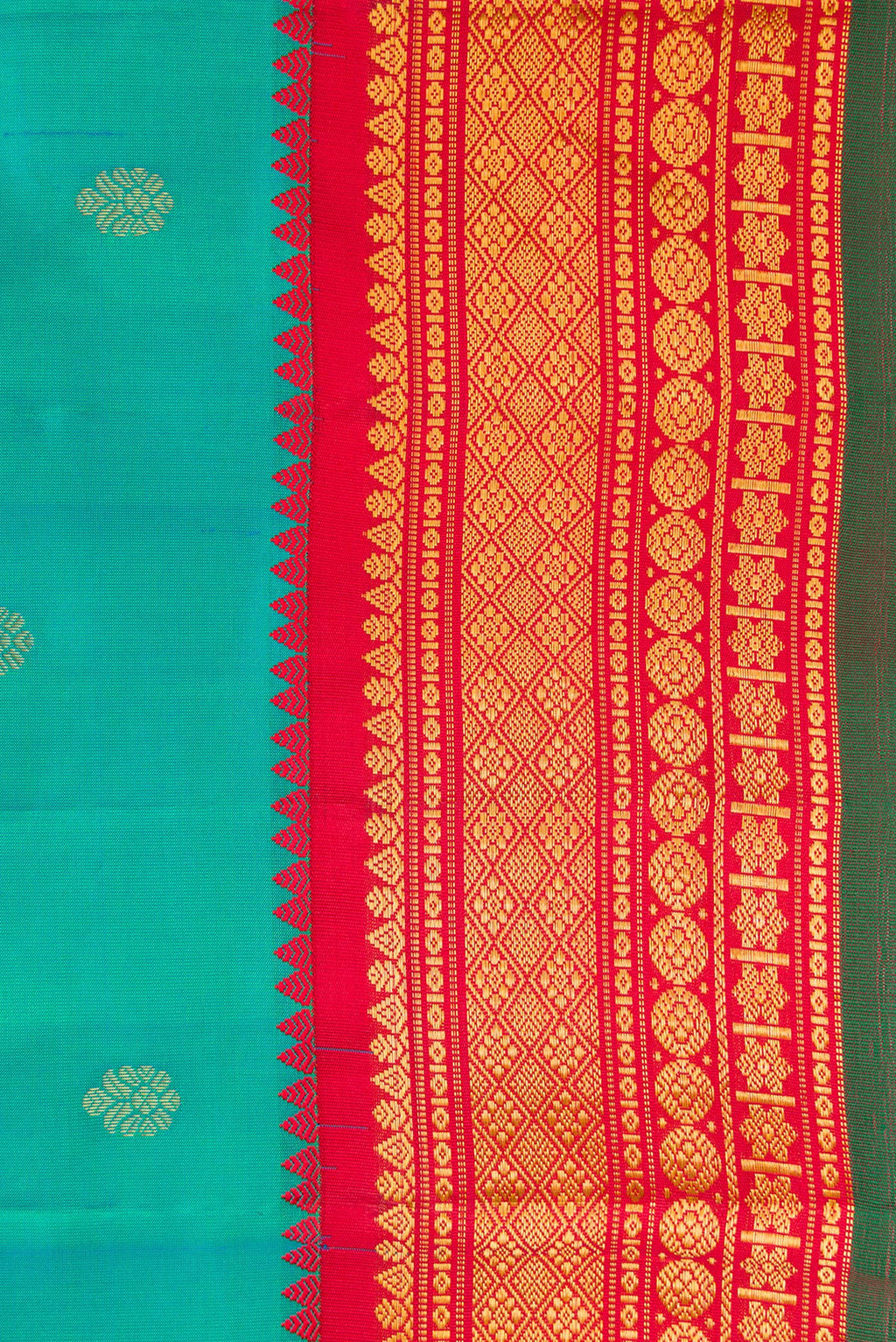 Border image of Green Dual Tone Gadwal Silk Saree with Zari Butta on the body and Zari Border. 