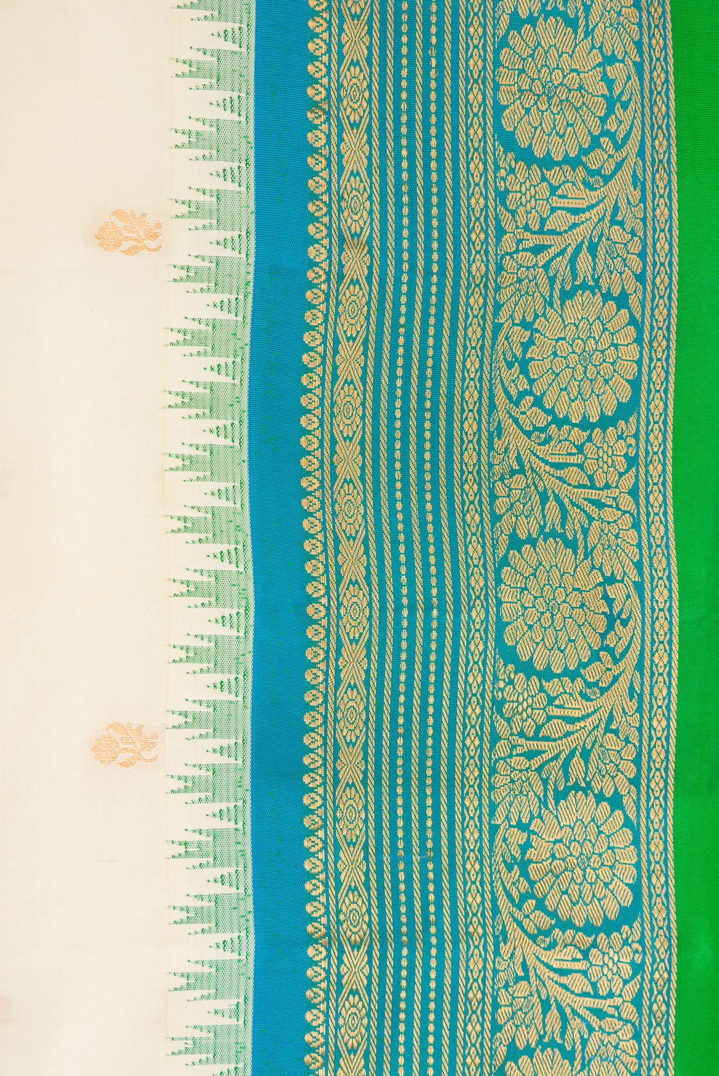 Border image of Off White Dual Tone Gadwal Silk Saree with Zari Butta on the body and Zari Border. 
