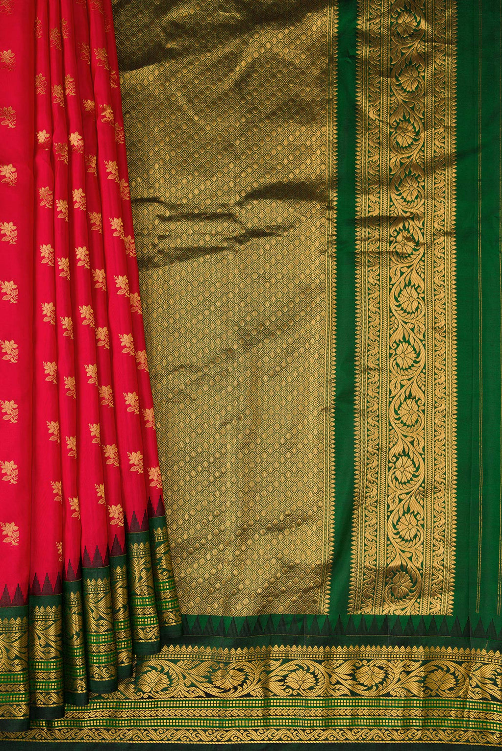 Pleats and pallu of Red Dual Tone Gadwal Silk Saree with Zari Butta on the body and Zari Border. 