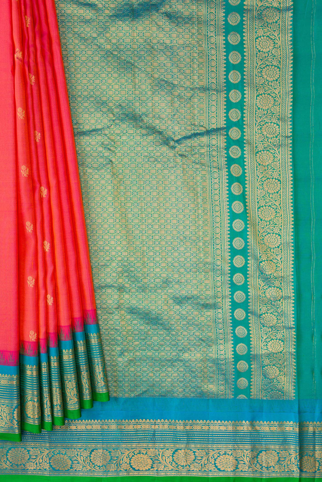 Pleats and pallu of Coral Dual Tone Gadwal Silk Saree with Zari Butta on the body and Zari Border. 