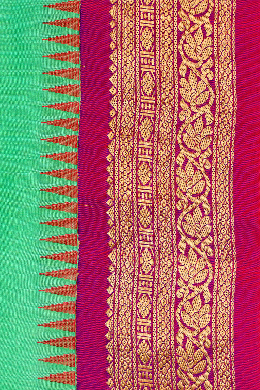 Border image of Sea Green Dual Tone Gadwal Silk Saree with Zari Butta on the body and Zari Border. 