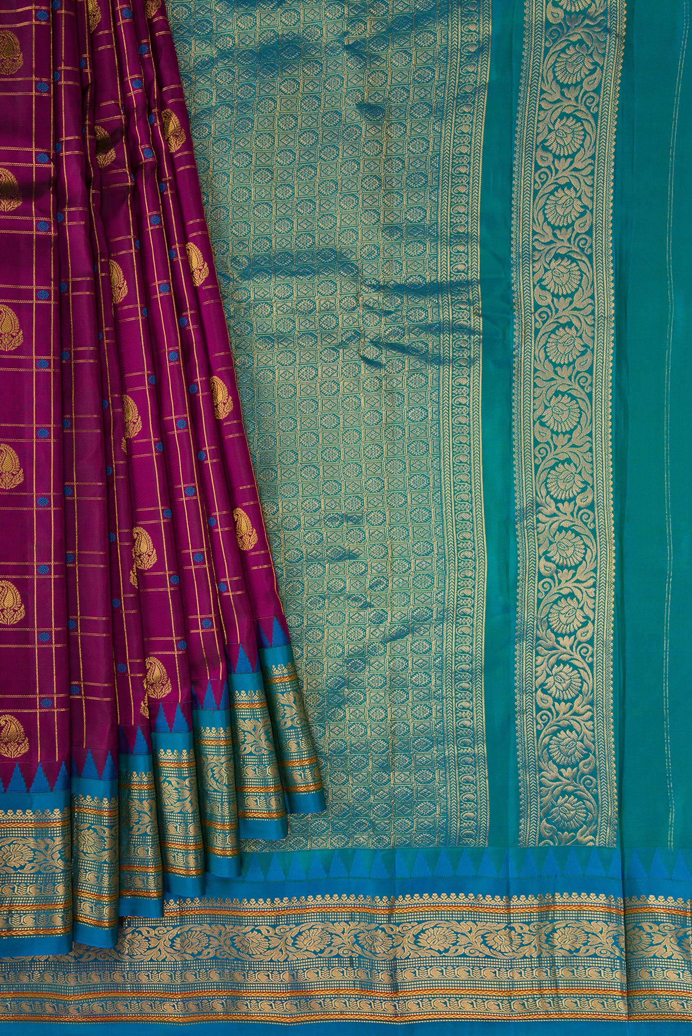 Pleats and pallu of Burgundy Dual Tone Gadwal Silk Saree with Checked design on the body and Zari Border. 
