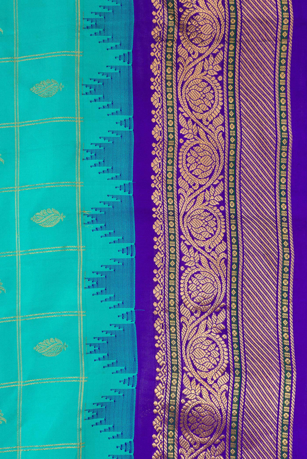 Border image of Green Dual Tone Gadwal Silk Saree with Zari Butta on the body and Zari Border. 