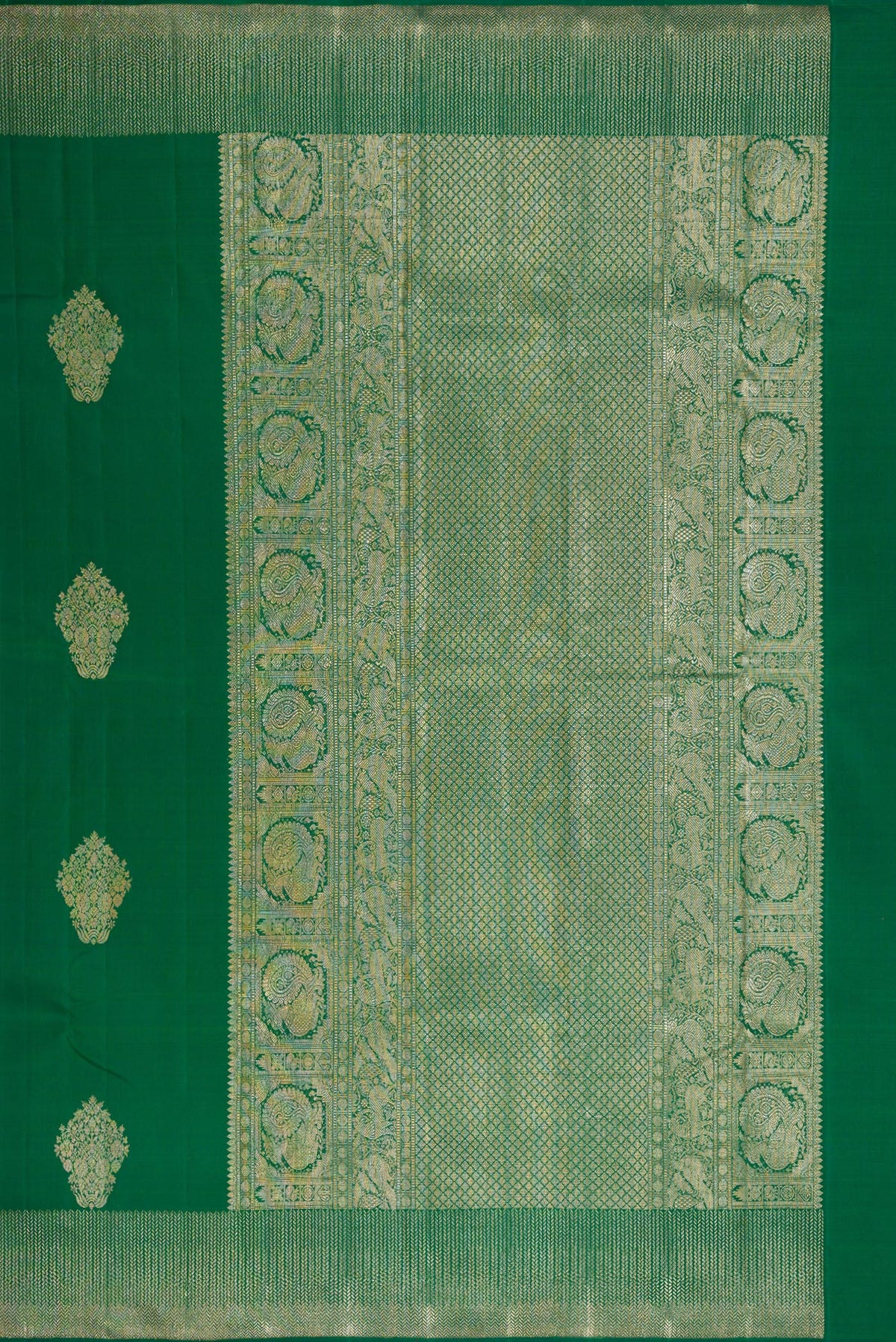 Close up image of the pallu of Bottle Green Dual Tone Kanjivaram Silk Saree with Zari Butta on the body and Zari Border. 