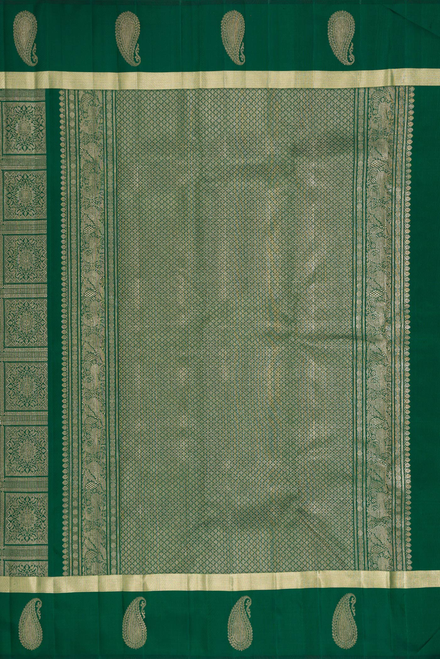 Close up image of the pallu of Green Dual Tone Kanchipuram Silk Saree with Zari Brocade on the body and Fancy Border. 