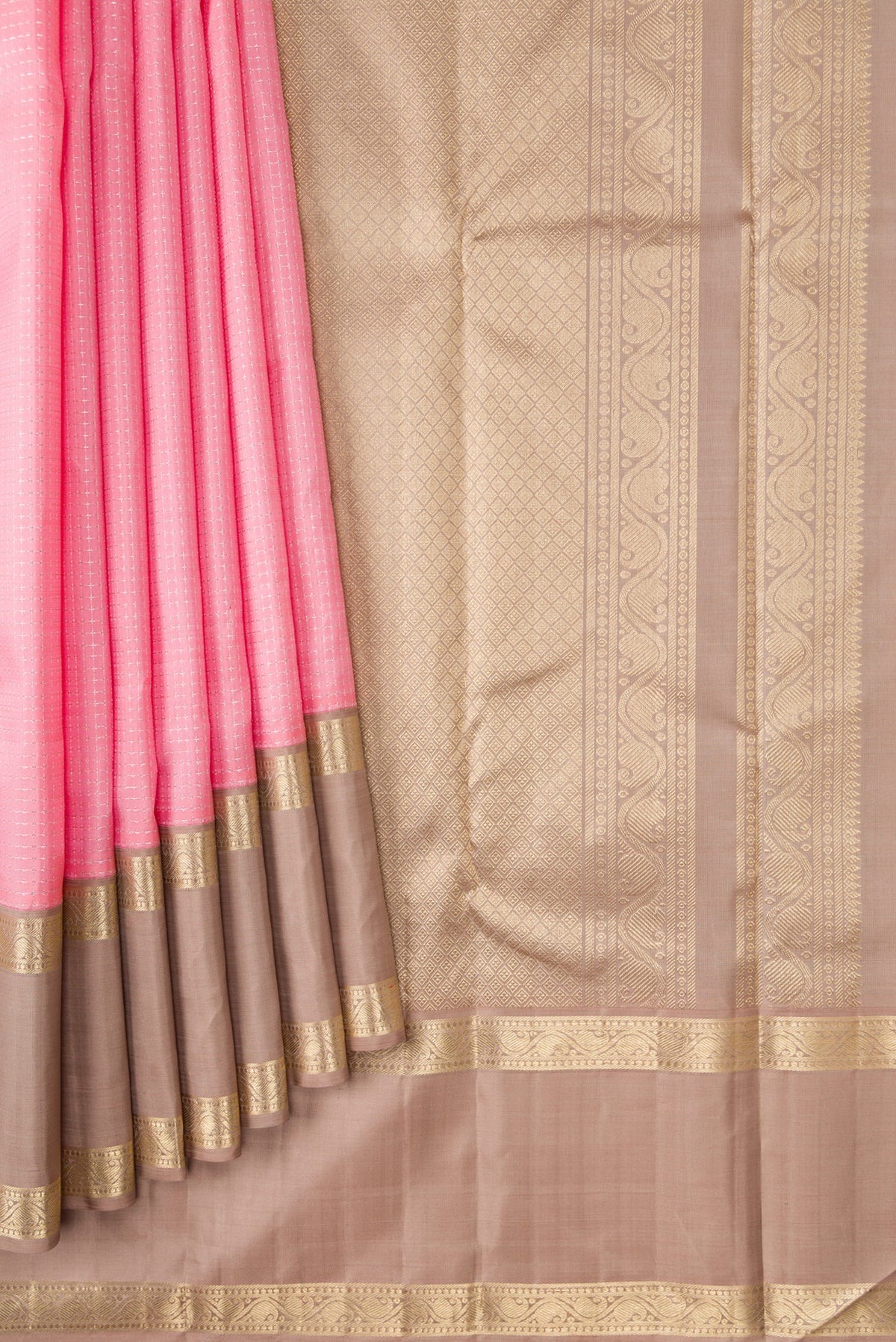 Pleats and pallu of Pink Dual Tone Kanjivaram Silk Saree with Zari Butta on the body and Zari Border. 
