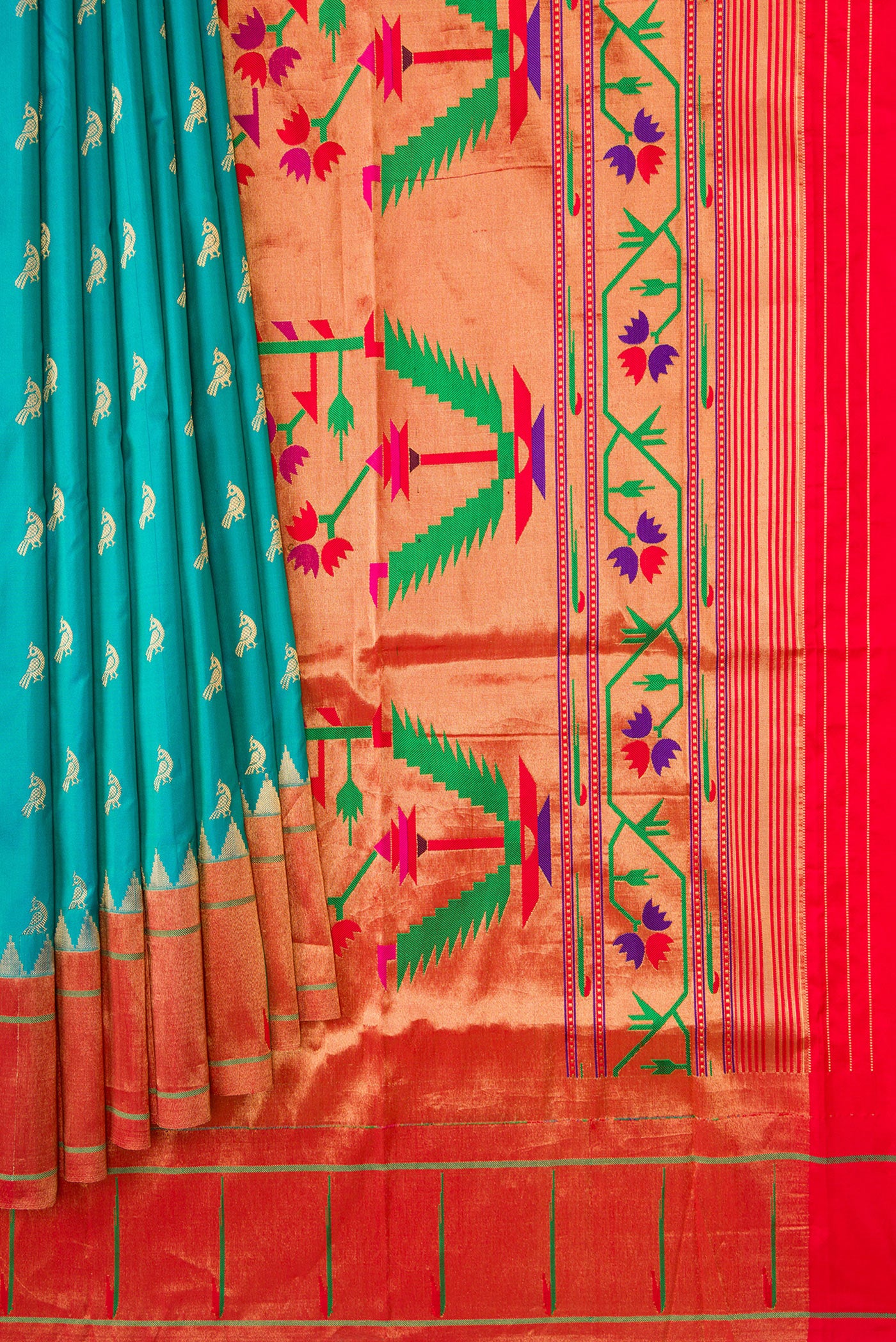Pleats and pallu of Green Dual Tone Paithani Silk Saree with Zari Butta on the body and Paithani Border. 