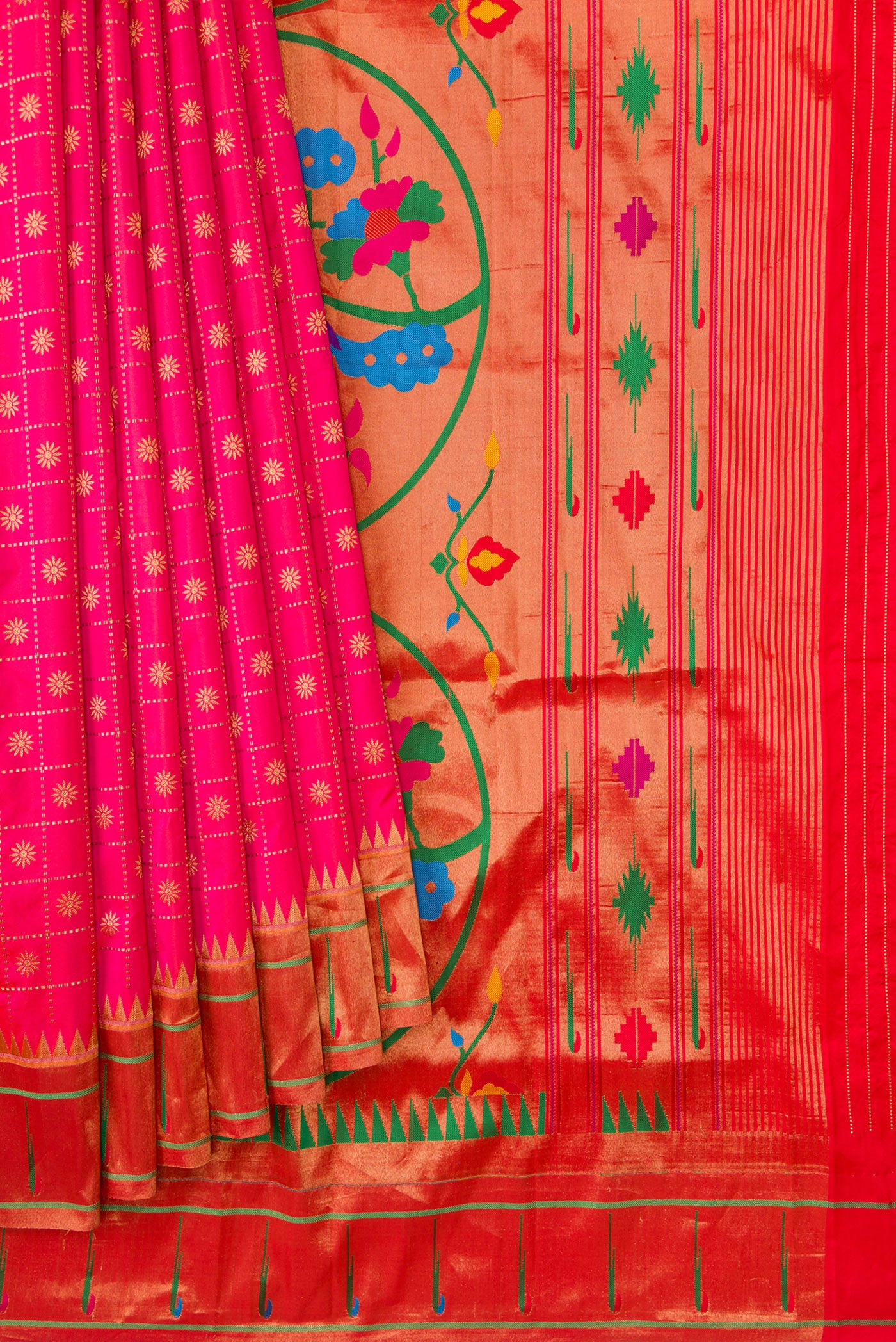 Pleats and pallu of Pink Dual Tone Paithani Silk Saree with Zari Butta on the body and Paithani Border. 