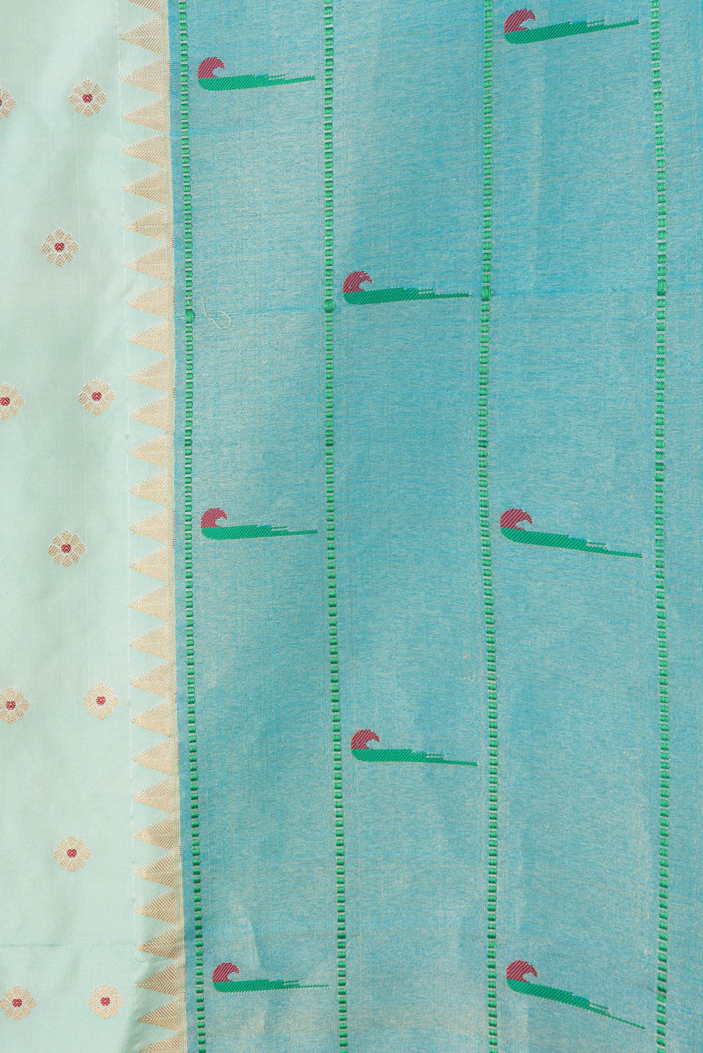Border image of Sea Green Dual Tone Paithani Silk Saree with Zari And Thread Butta on the body and Paithani Border. 