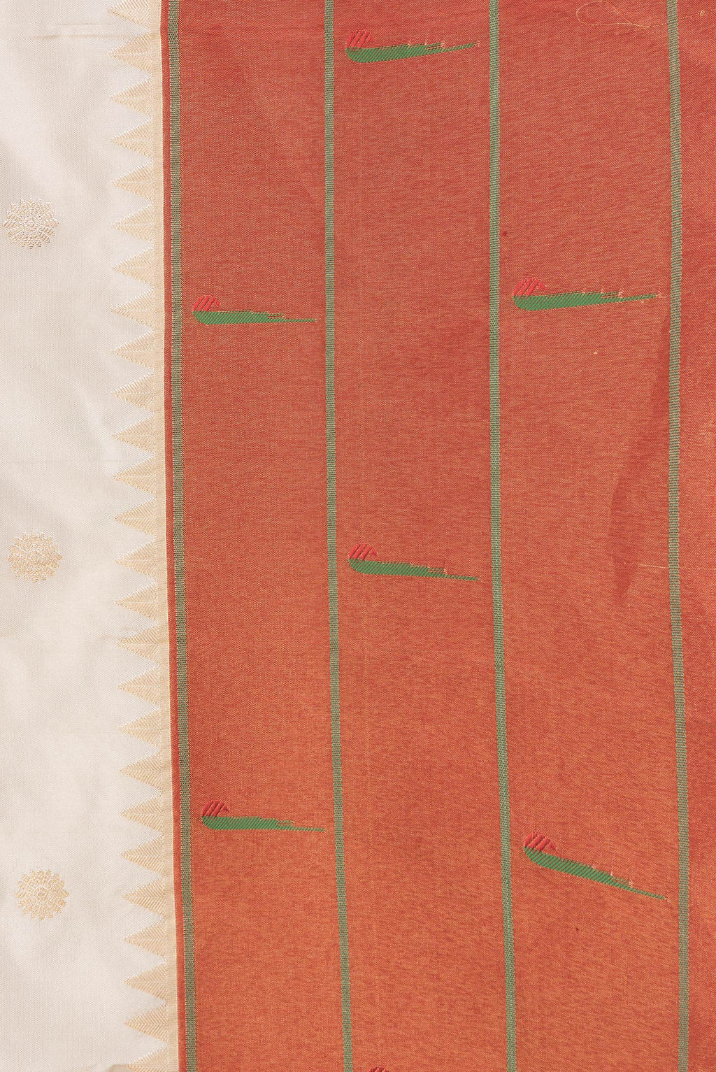 Border image of Beige Dual Tone Paithani Silk Saree with Zari Butta on the body and Paithani Border. 