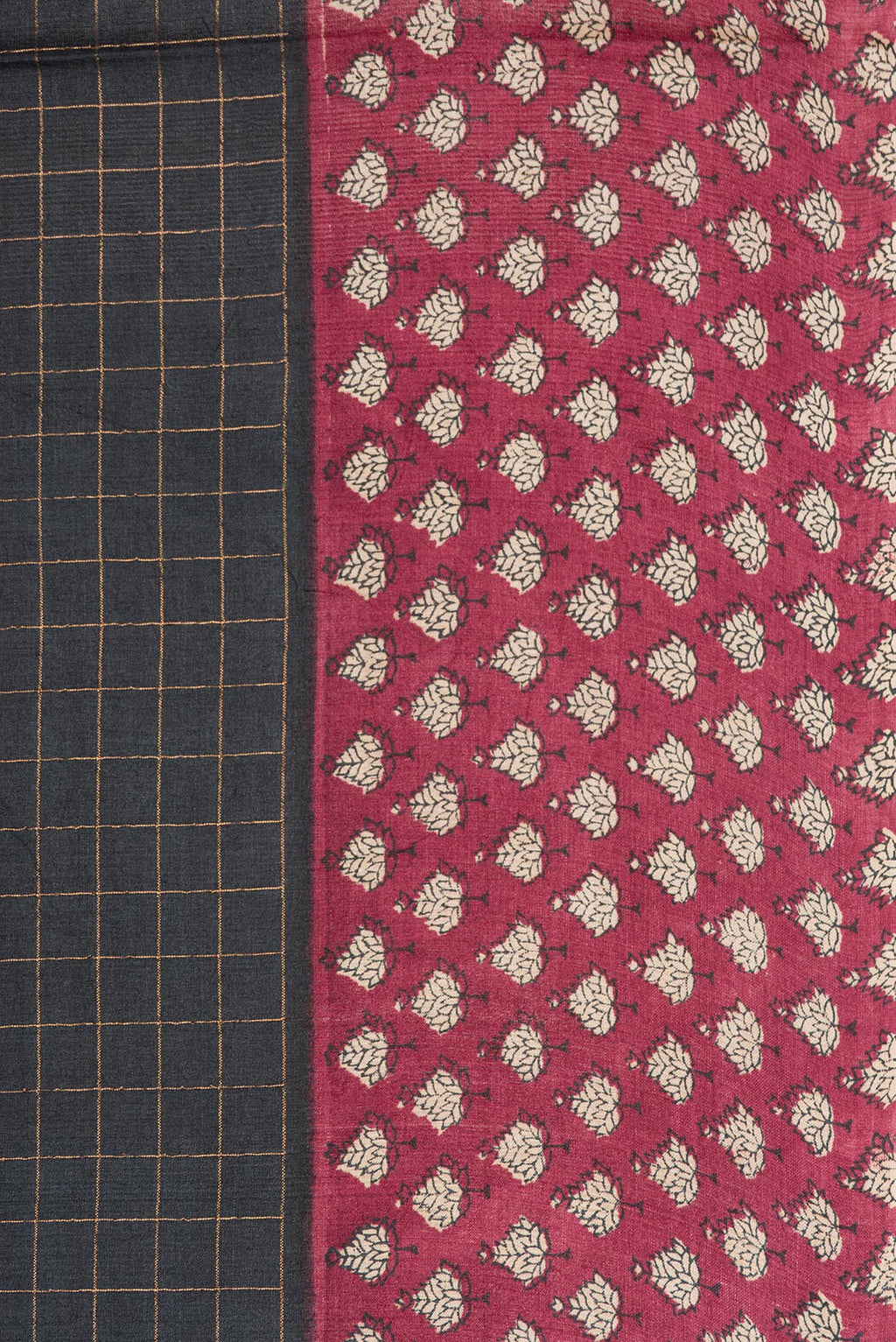Border image of Black Dual Tone Tussar Silk Saree with Checked design on the body and Printed Border. 